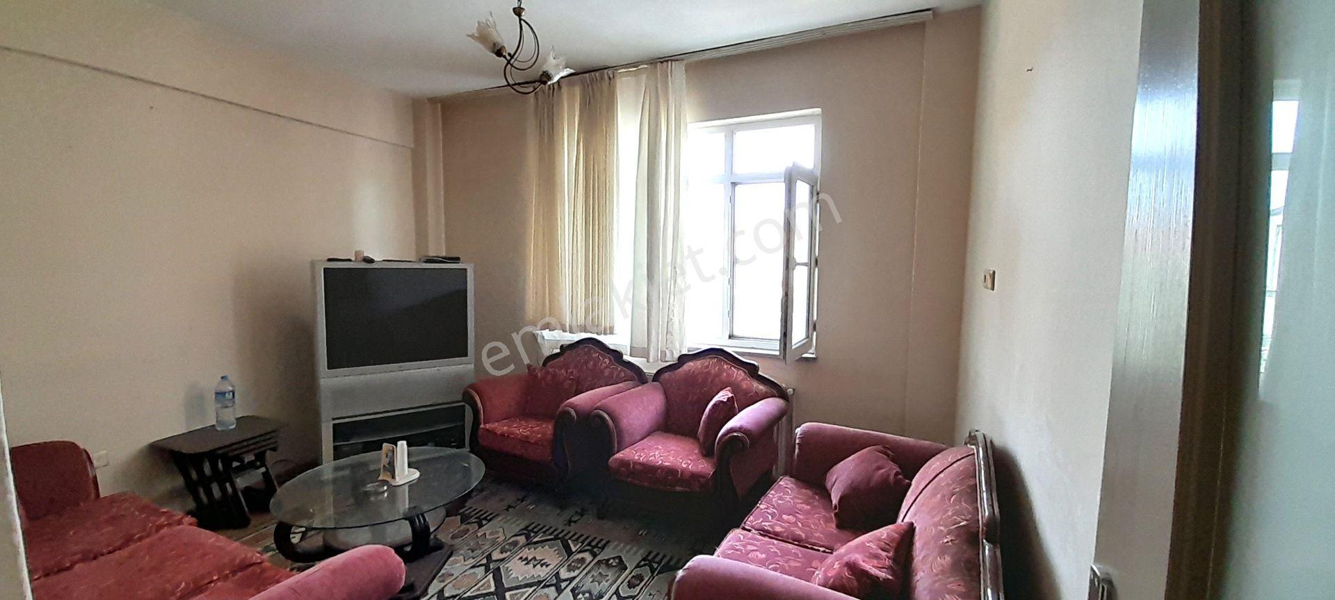 Beren Emlak'tan Yavuz Mh. Çarşı İçi Eşyalı Kiralık Daire