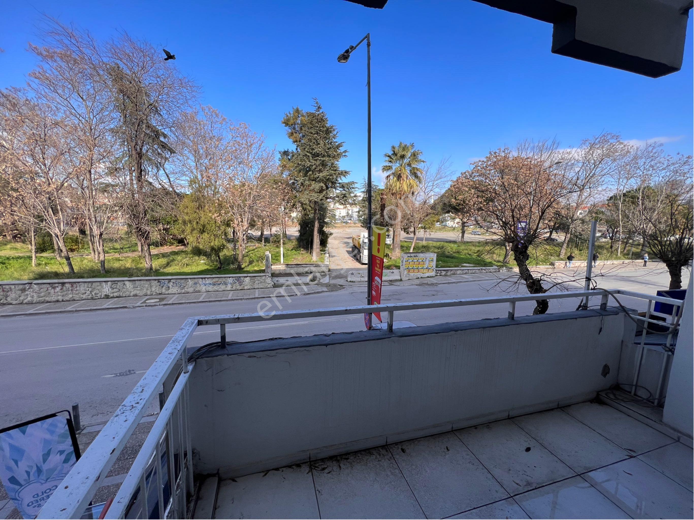 Buca Menderes Cd Üzeri Eski Cezaevi Karşısı Kiralık Ofis İşyeri - Görsel 11