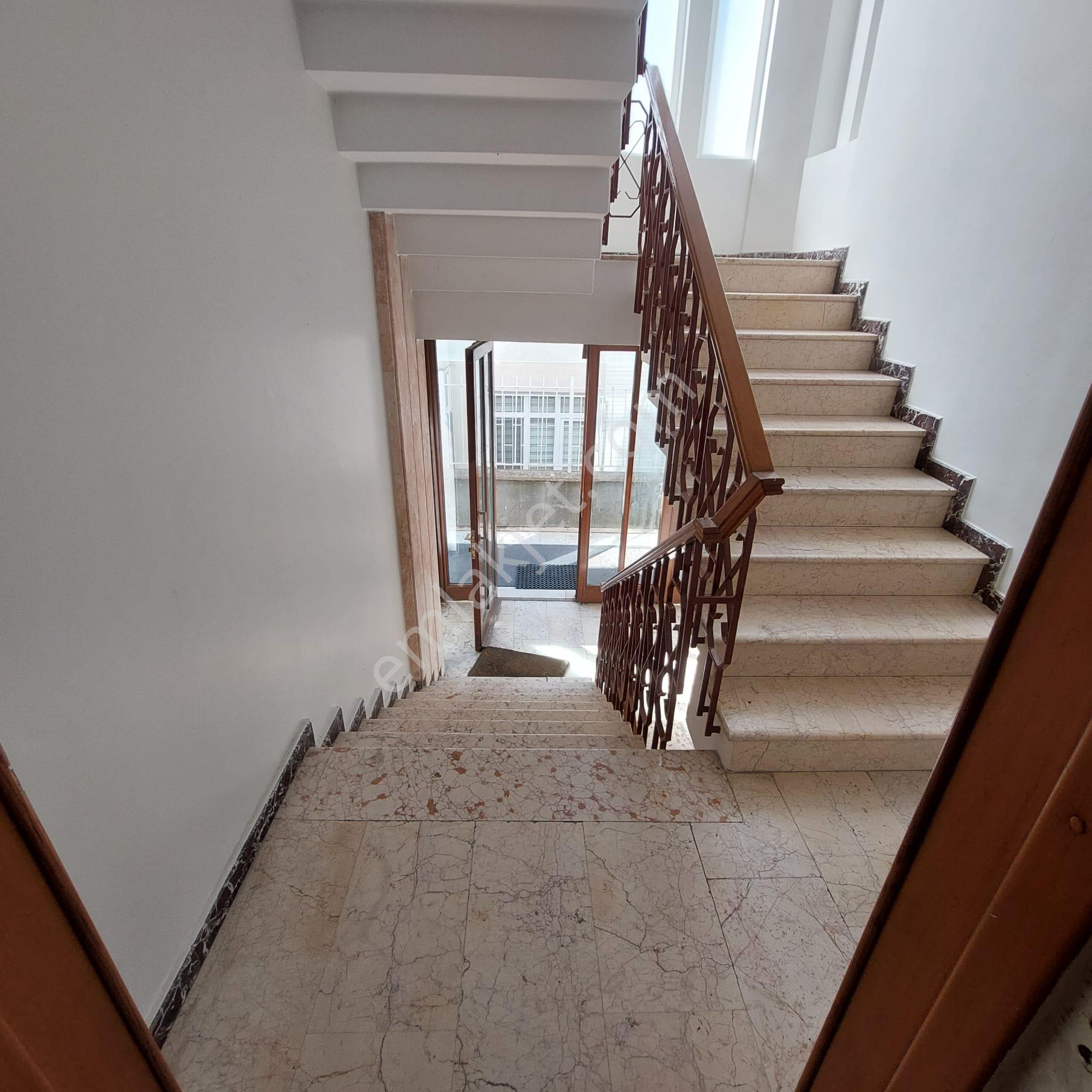 Kireçburnunda Deniz Manzaralı Bahçeli 3+1 Elit Bölgede Kiralık Bakımlı Daire - Görsel 11