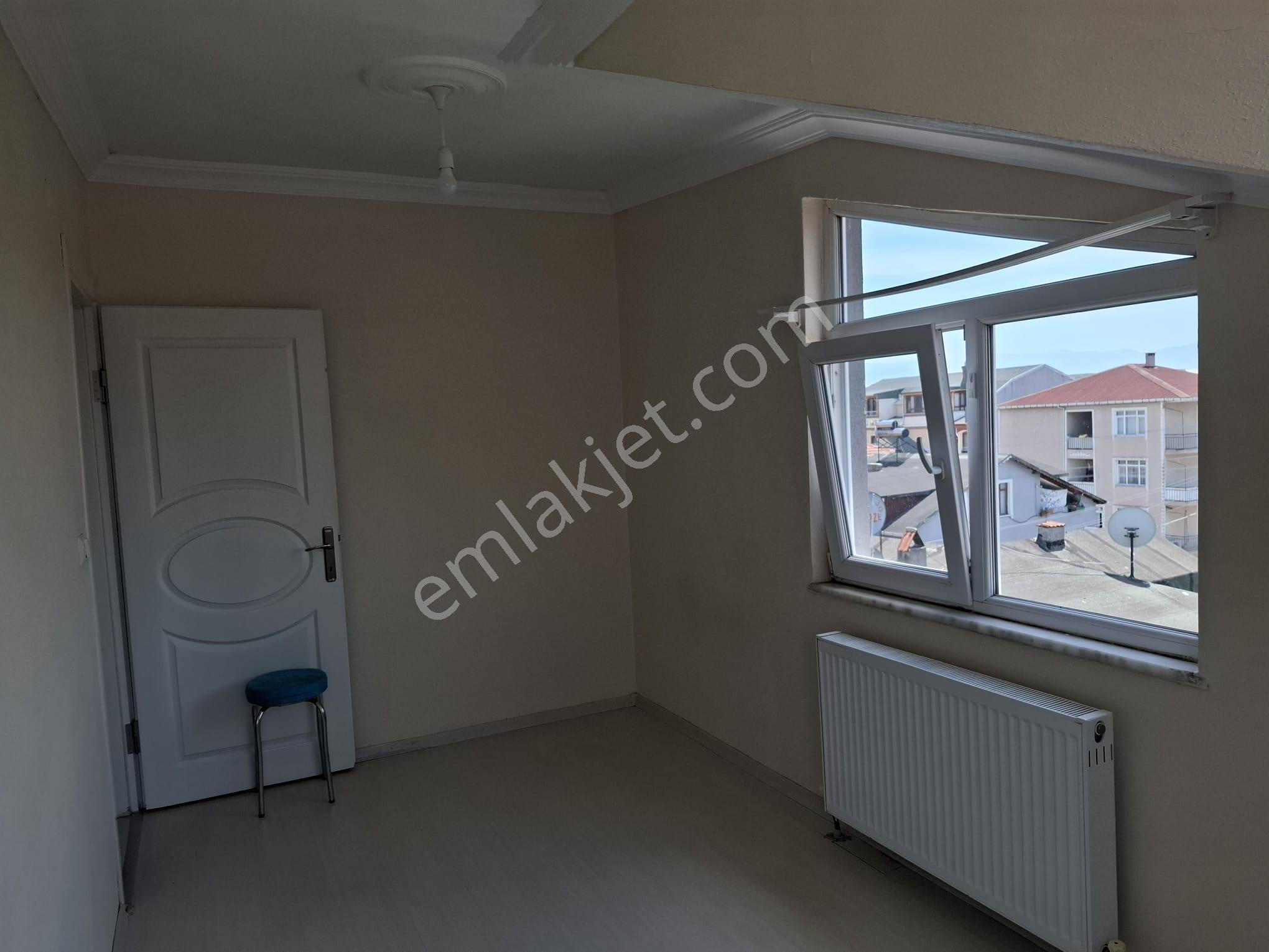 Derince Esentepe'de 2+1 Kiralık Çatı Dubleks! - Görsel 14