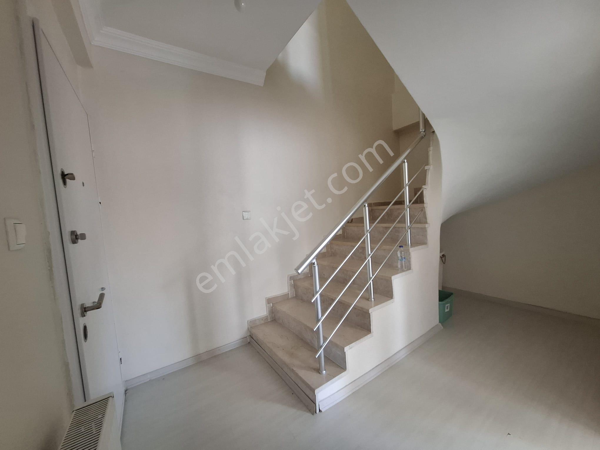 Derince Esentepe'de 2+1 Kiralık Çatı Dubleks! - Görsel 11