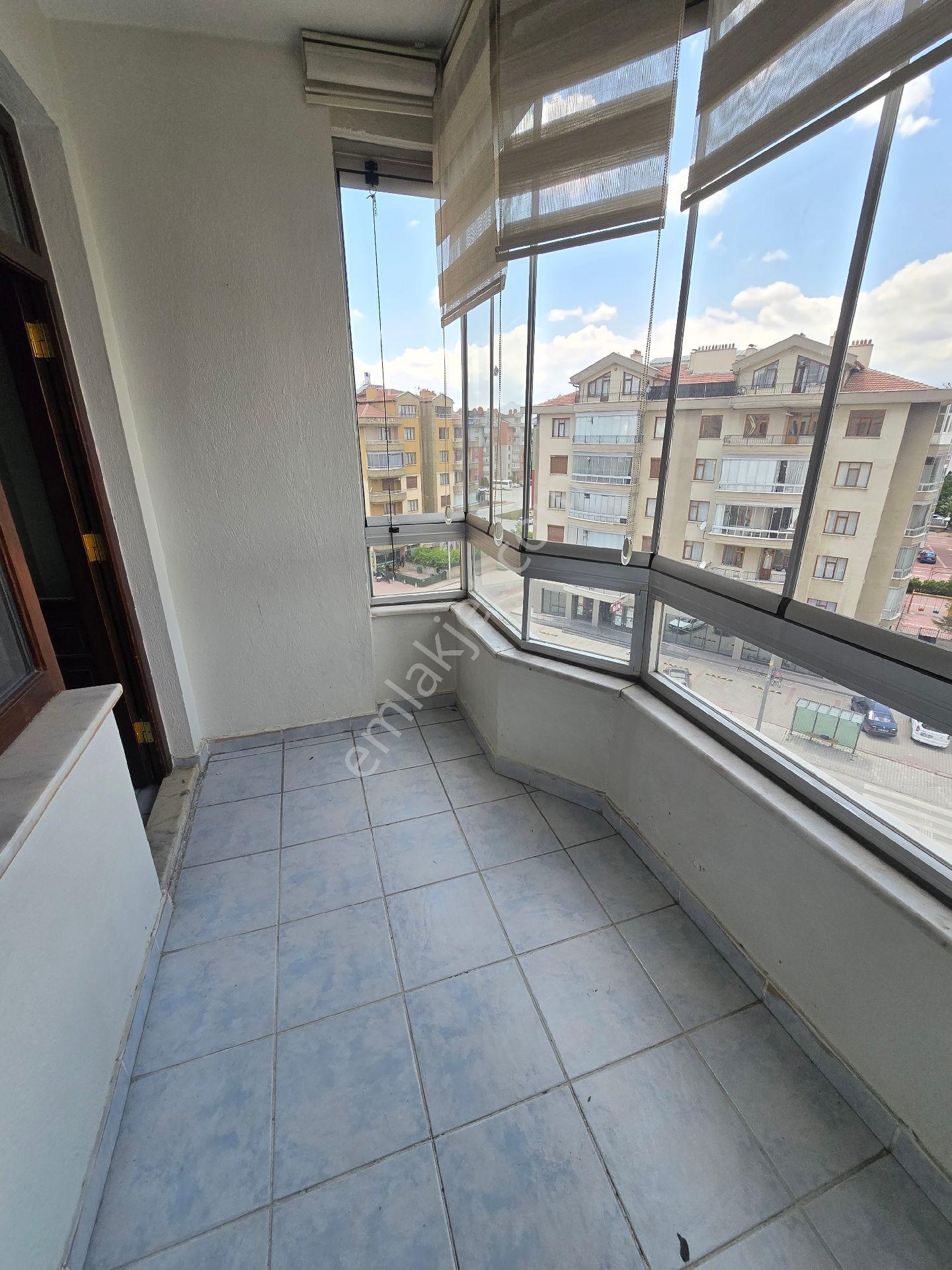 Ulubatlı Hasan Mh Fevzi Çakmak Caddesi Üzeri Buhara Siteleri Arakat 3+1 Dairemiz Satılık - Görsel 12