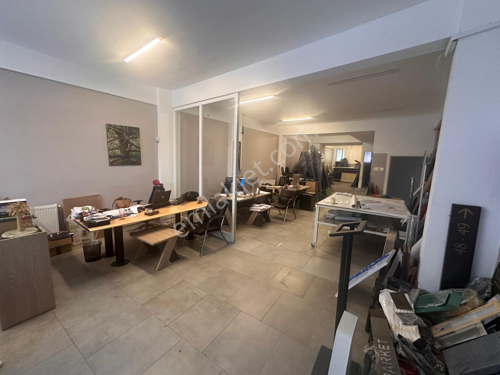 4. Levent Metro Yakını Satılık 270m² Fırsat Dükkan - Görsel 3