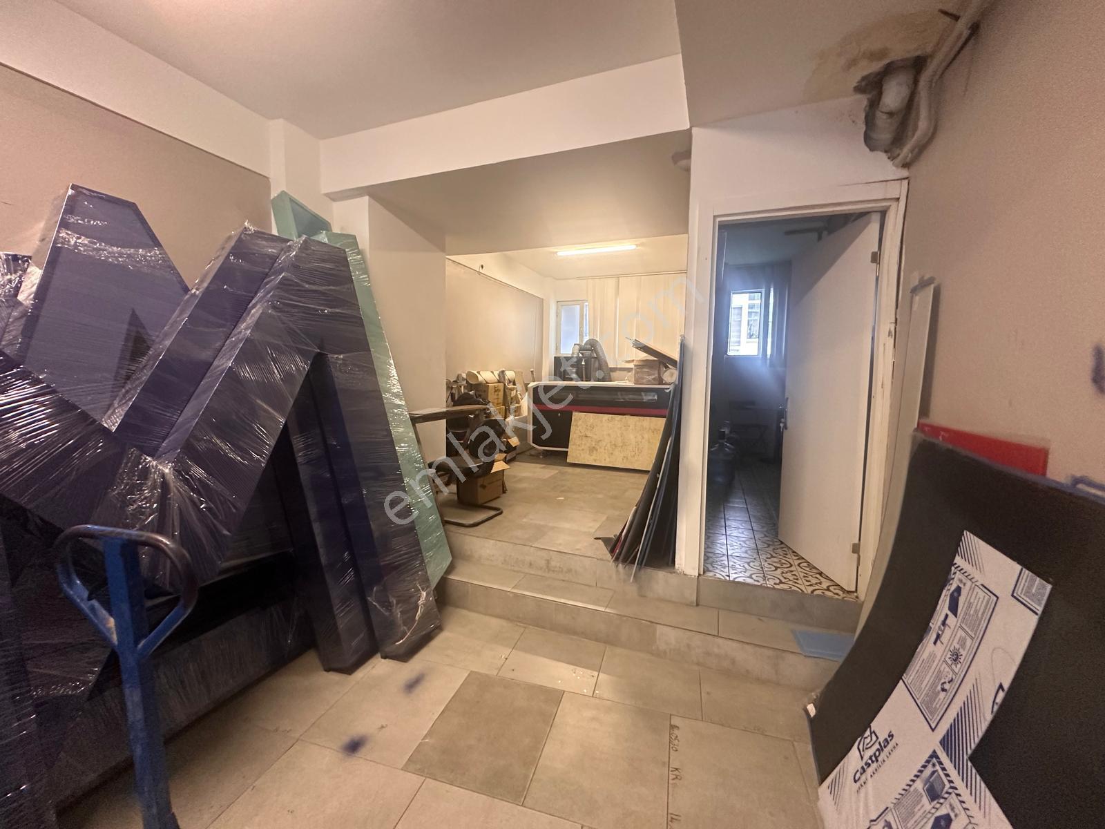 4. Levent Metro Yakını Satılık 270m² Fırsat Dükkan - Görsel 4