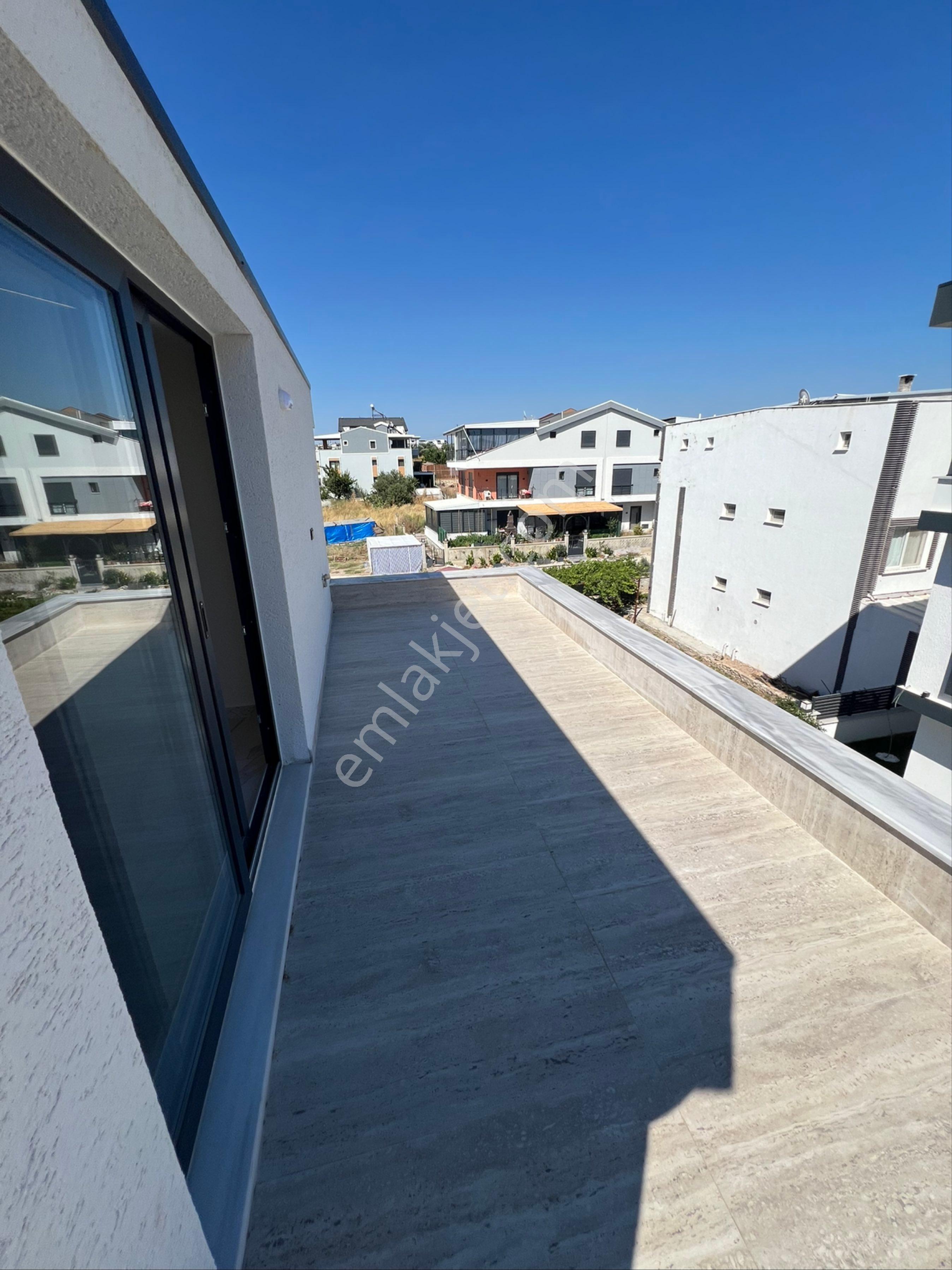 Satılık Havuzlu,otoparklı,ebeveyn Banyolu Villa - Görsel 25