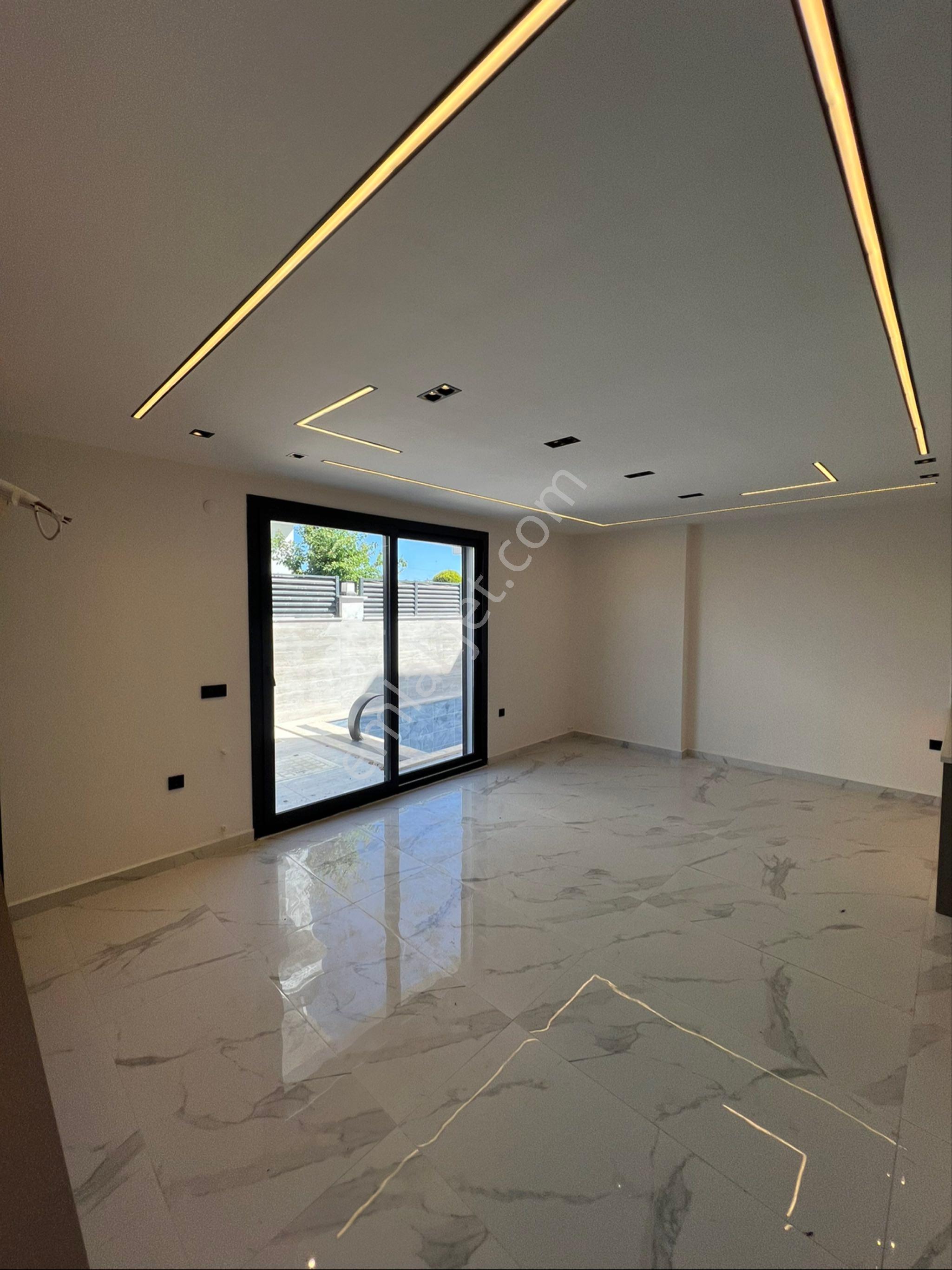 Satılık Havuzlu,otoparklı,ebeveyn Banyolu Villa - Görsel 12