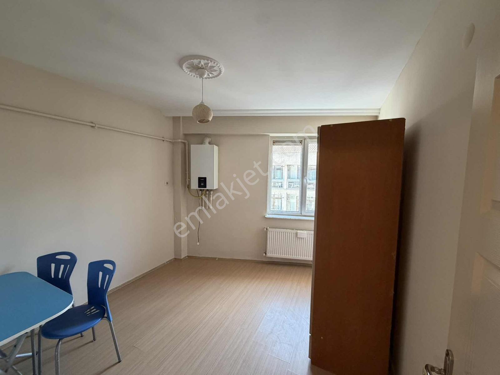 Akademi'den Asansörlü Ön Cephe Kısmi Eşyalı Kiralık 1+1 - Görsel 6