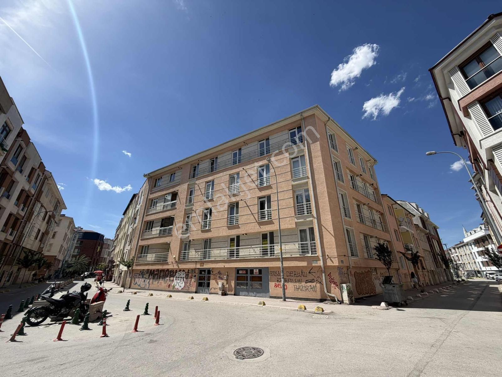 Akademi'den Asansörlü Ön Cephe Kısmi Eşyalı Kiralık 1+1 - Görsel 9