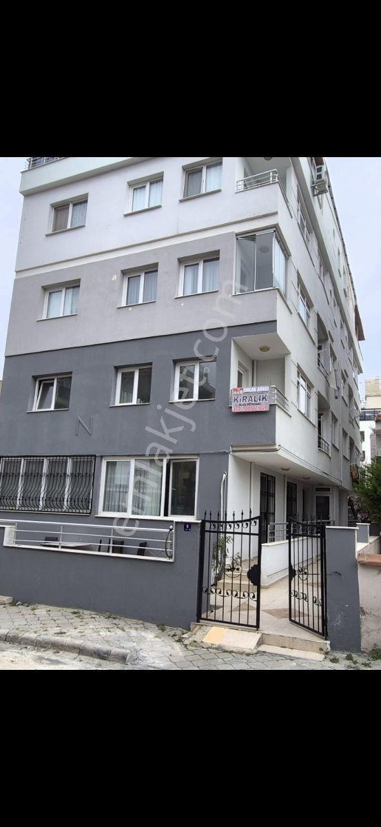 Kuşadası Merkezde Heryere Yürüme Mesafesinde 3+1 Kiralık