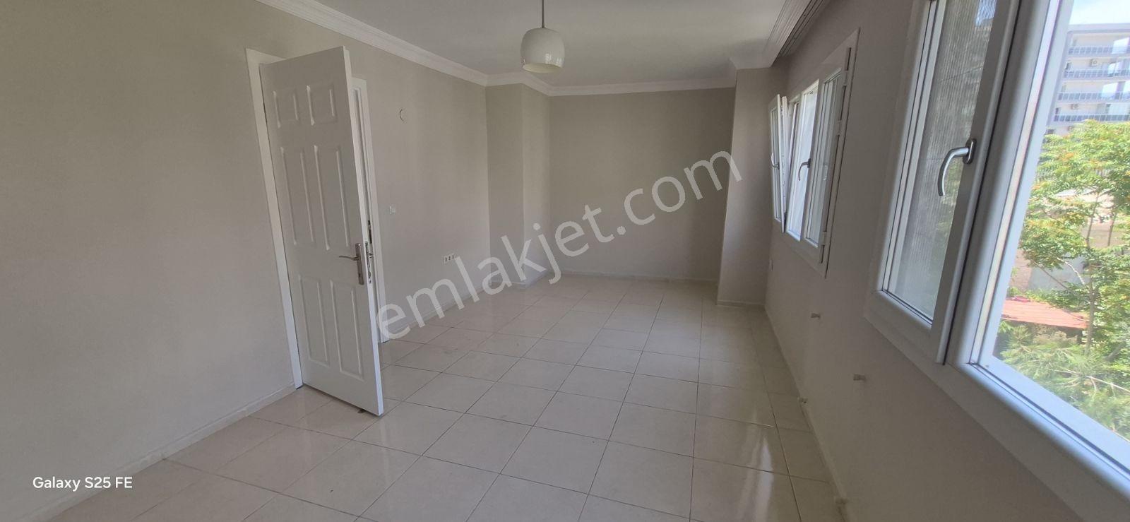 Kuşadası Merkezde Heryere Yürüme Mesafesinde 3+1 Kiralık - Görsel 10