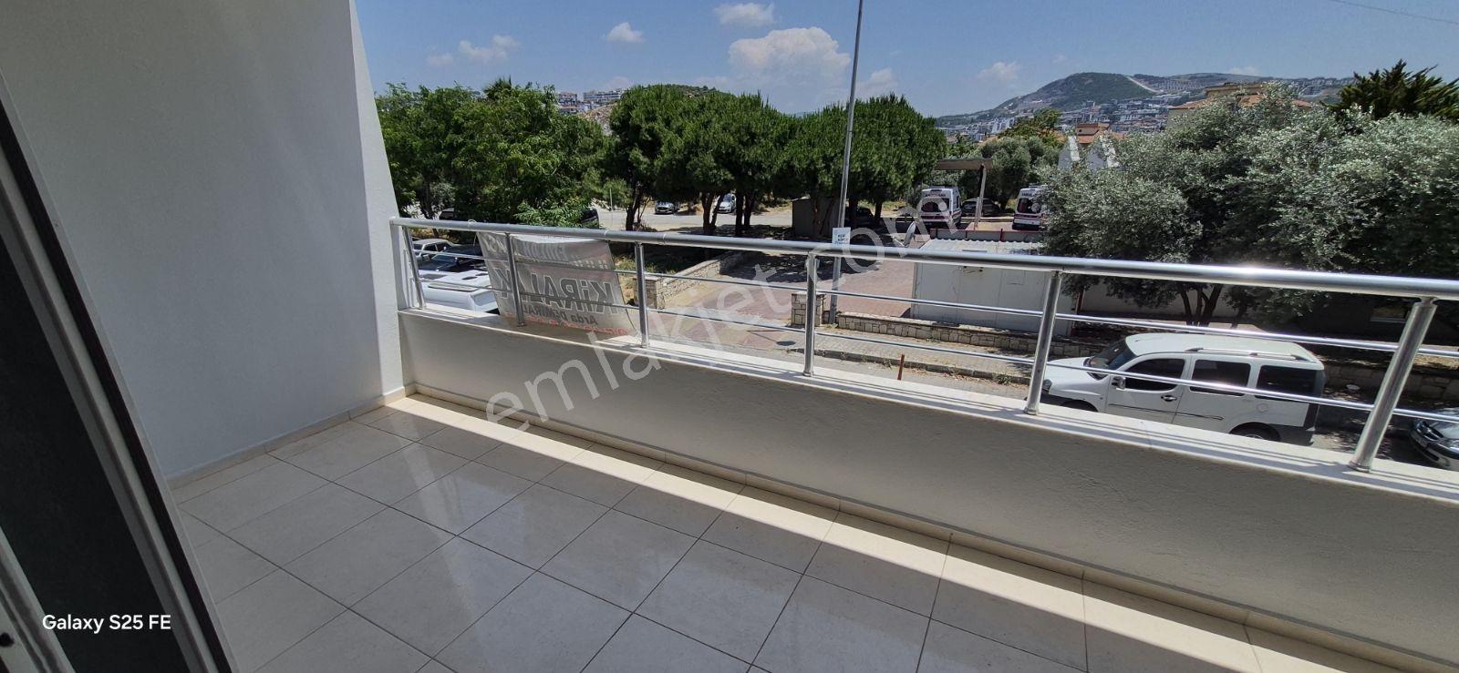 Kuşadası Merkezde Heryere Yürüme Mesafesinde 3+1 Kiralık - Görsel 2