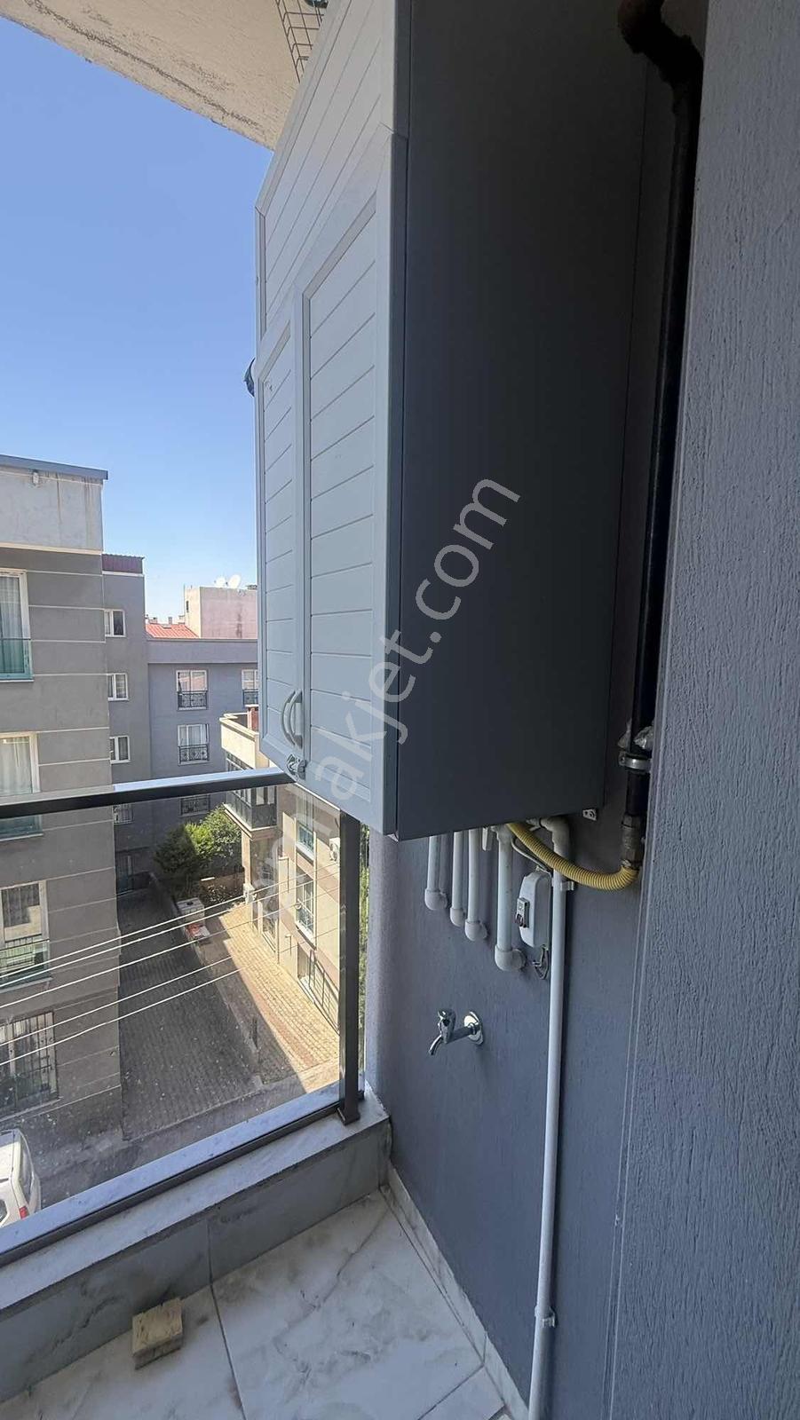 Buca Tınaztepe Da Asansörlü Balkonlu Eşyalı 1+1 Kiralık Daire - Görsel 7