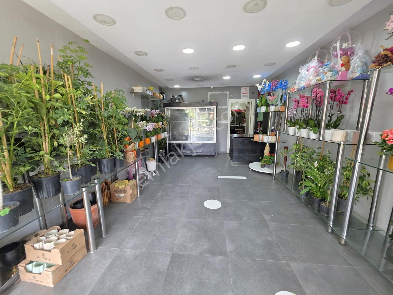 Remaxtan Metrobüse Yakın Migros Arkasında Kiralık 130 M2 Dükkan - Görsel 3