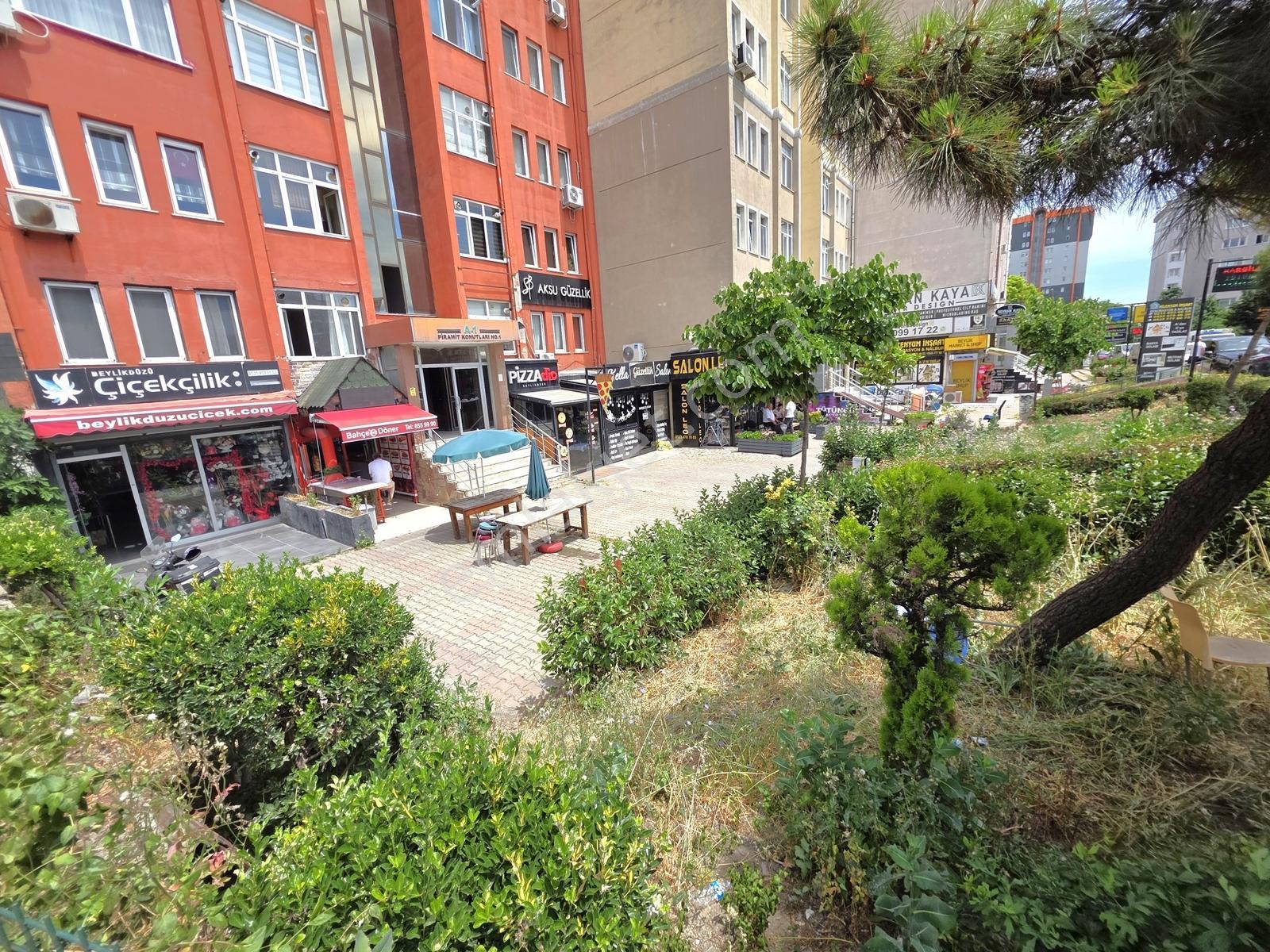 Remaxtan Metrobüse Yakın Migros Arkasında Kiralık 130 M2 Dükkan - Görsel 10