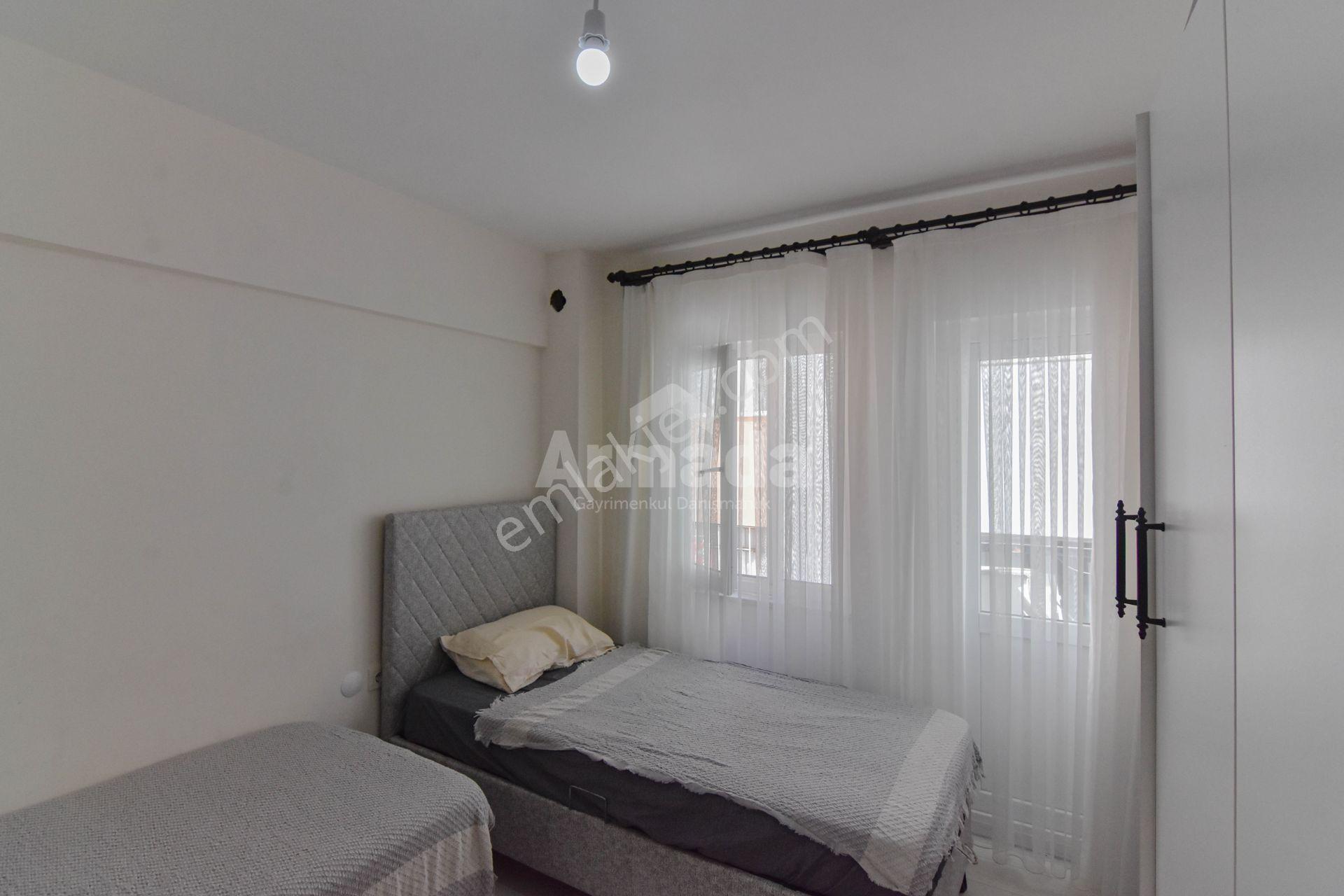 Kuşadasında Sahile Yürüme Mesafesinde Tadilatlı 2+1 Satılık - Görsel 22