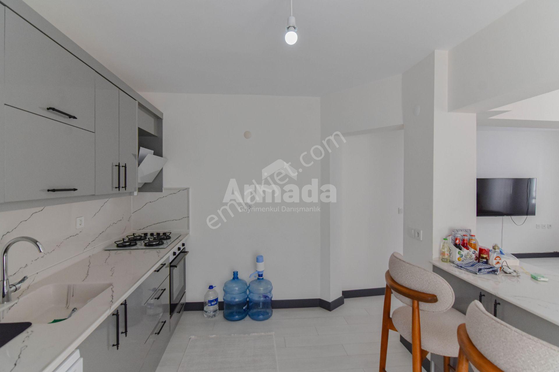Kuşadasında Sahile Yürüme Mesafesinde Tadilatlı 2+1 Satılık - Görsel 12