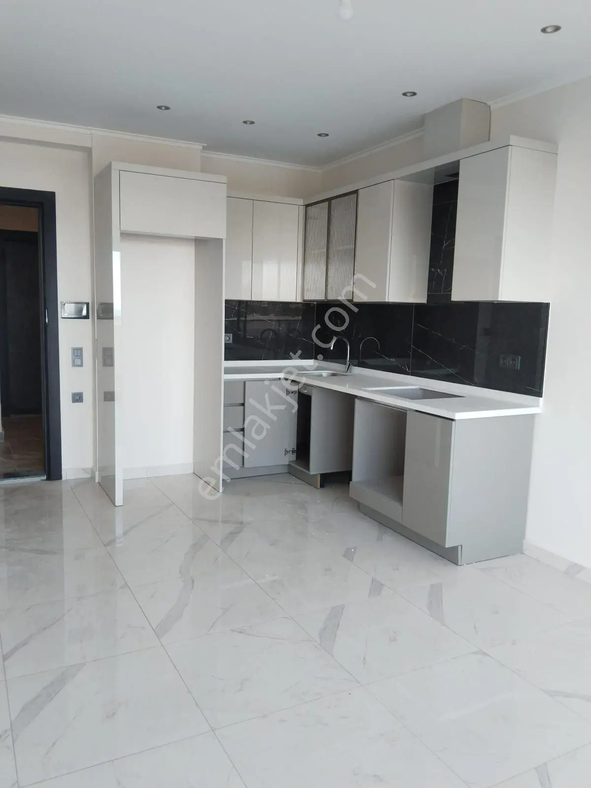 Alanya Demirtaş'ta Deniz Manzaralı Full Aktiviteli Sitede 1+1 Satılık Daire - Görsel 4