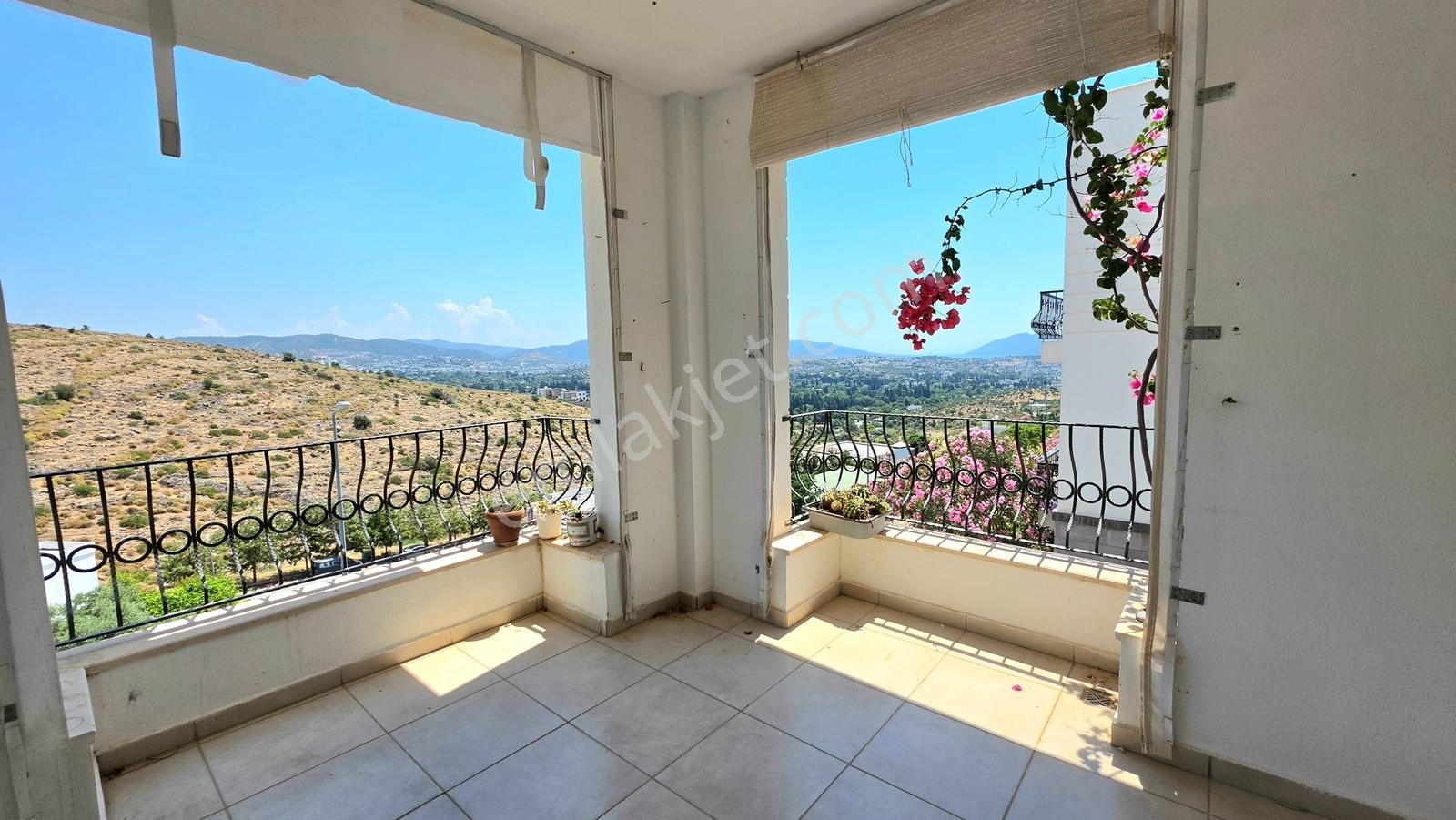 Bodrum Bitez'de Havuzlu Sitede Kiralık Manzaralı Dubleks Daire - Görsel 16