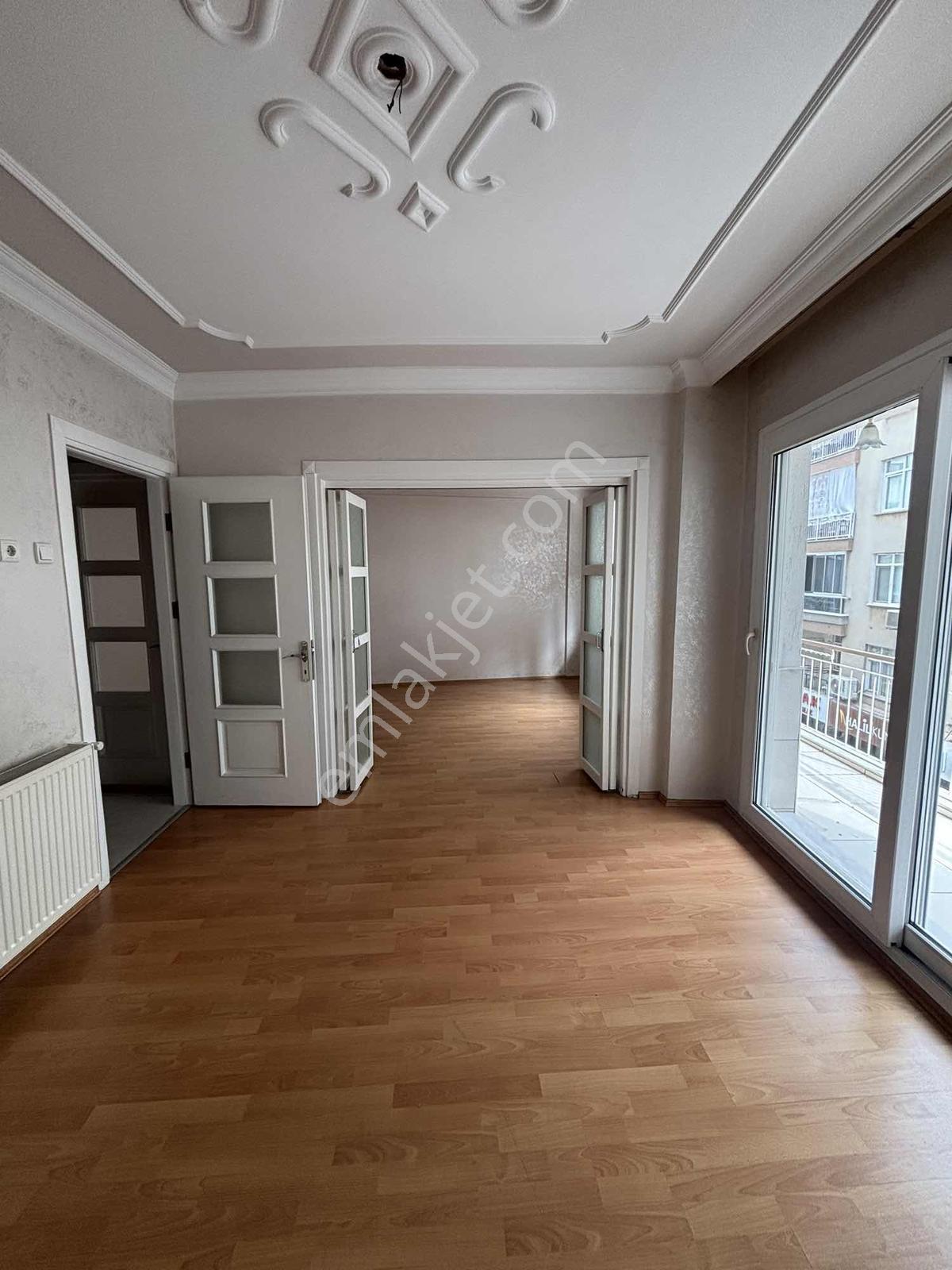 Atlas'tan Çarşı Tam Merkezinde Kiralık 2+1 Daire - Görsel 3