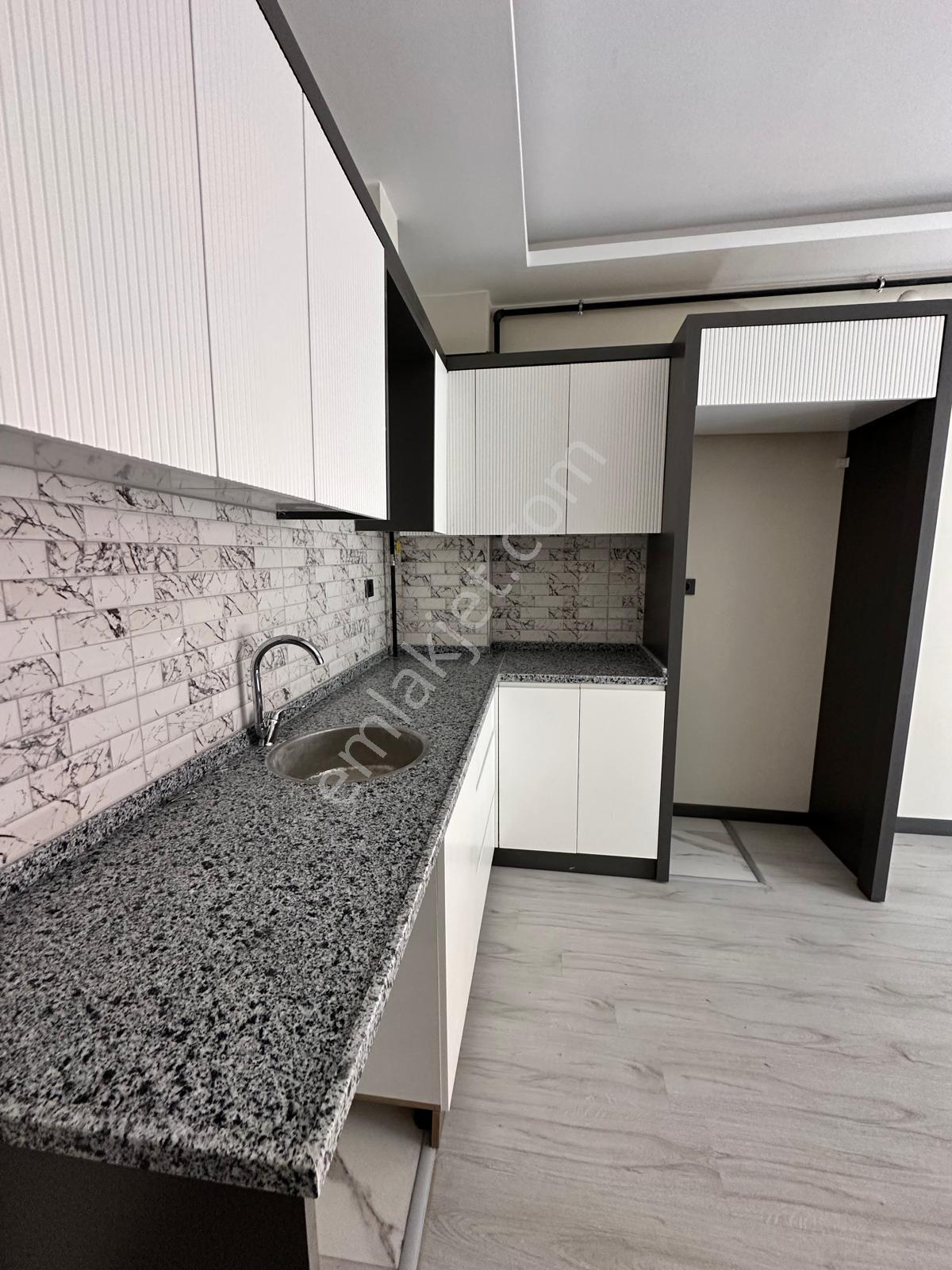 Final'den Cumhuriyet Mah.de Eşyalı Kiralık 1+1 Arakat Daire - Görsel 16