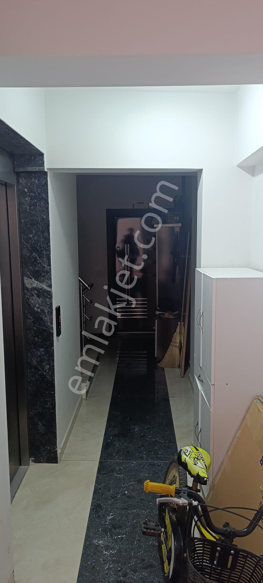 Bayraklı Çiçek Mah. Satılık 2+1 Daire (70m², 5 Yıllık) - Görsel 6