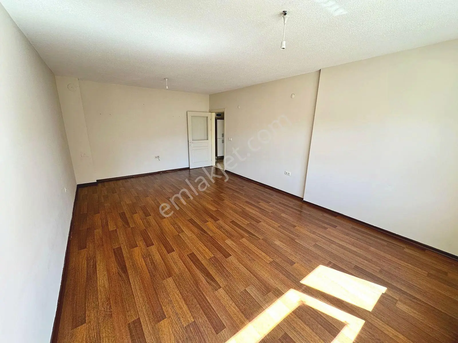 Altınevler'de Site İçi Yüksek Katta Önü Açık 3+1 Kiralık Daire - Görsel 2