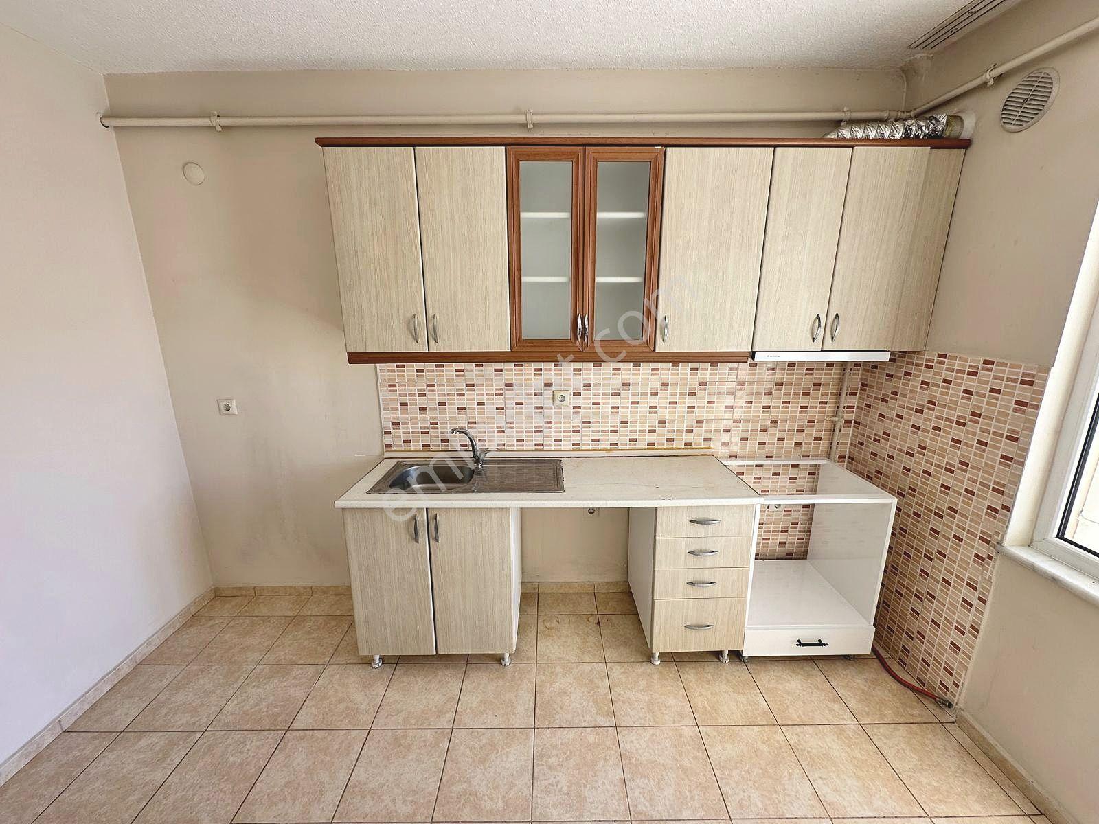 Altınevler'de Site İçi Yüksek Katta Önü Açık 3+1 Kiralık Daire - Görsel 6