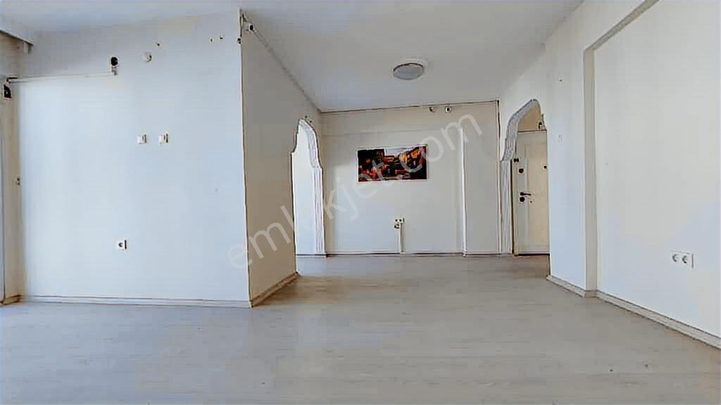 Thor'dan Akdeniz'de 3+1 Kiralık Ofis - Görsel 27