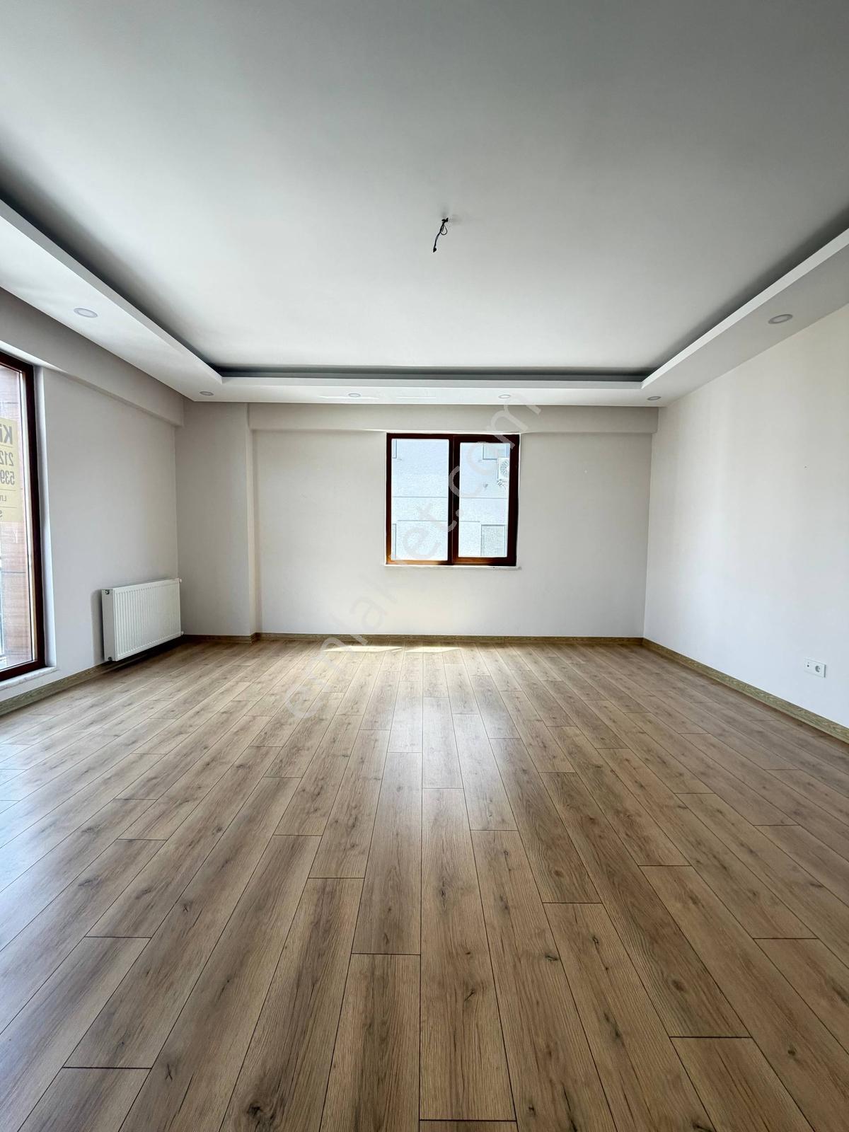 Beylikdüzü Marmara Mah. Kiralık Emsalsiz Büyüklükte Lüks 3+1 - Görsel 2