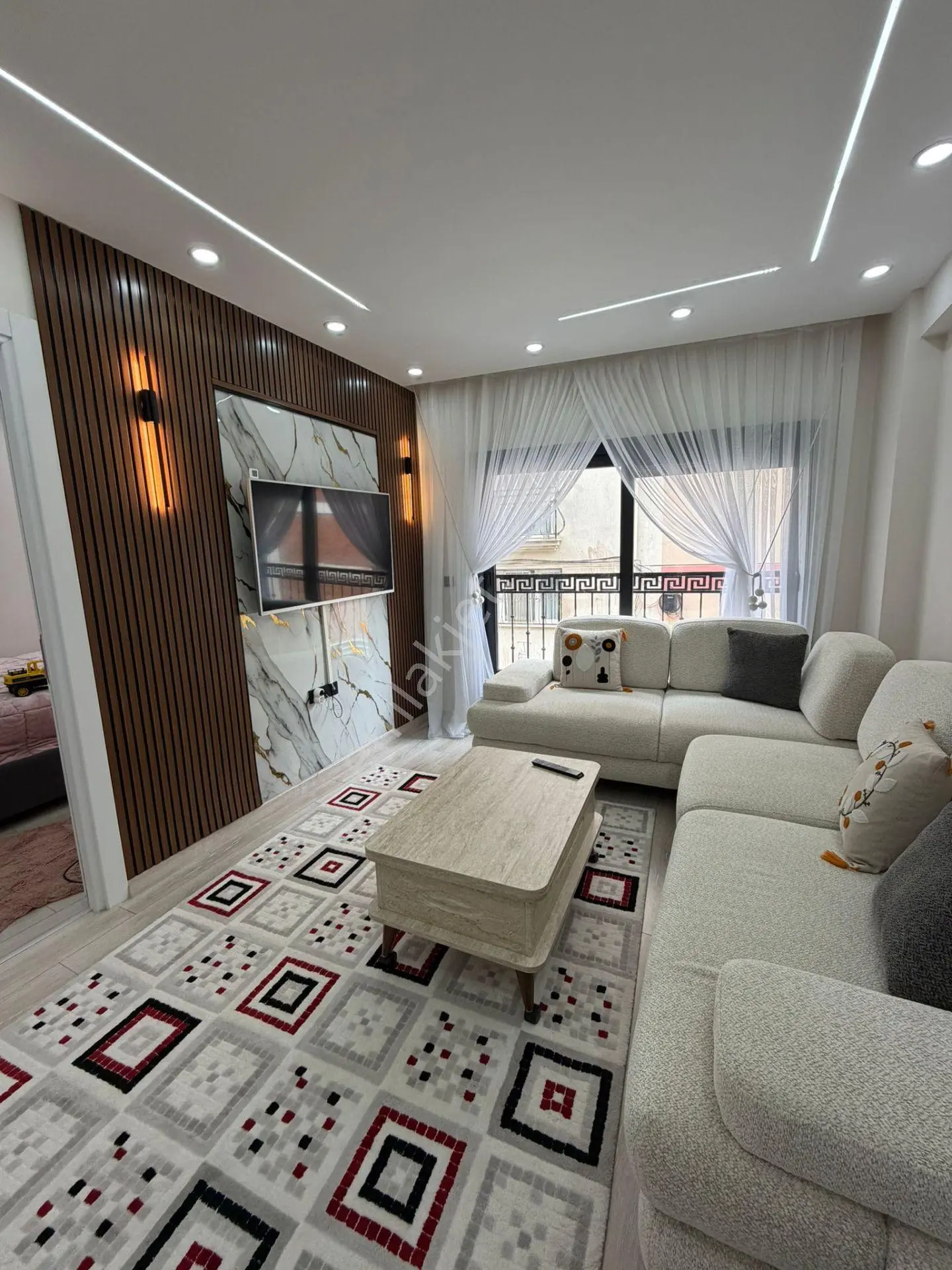 Acill Konak Altıntaş Mah.de Üçyol Meydan Yakını 1+1 50m2 Dgazlı Arakat Asansörlü Satılık Daire - Görsel 3