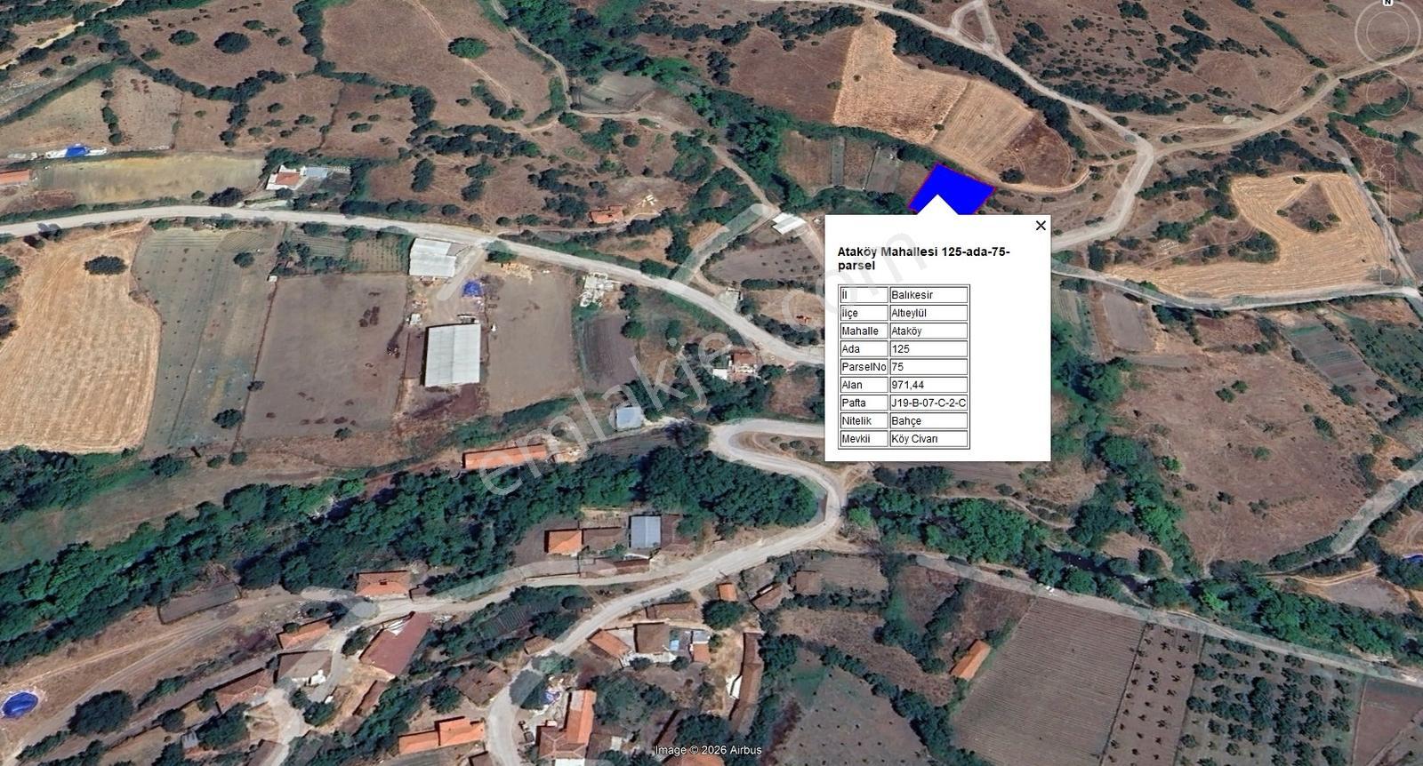 El/ya'dan Ataköy'ün Merkezinde Dere Kenarı 972 M2 Bahçe