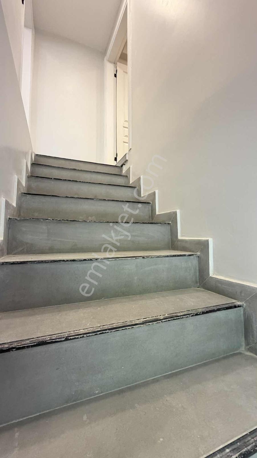 Muhteşem Sıfır Yapılı Müstakil 3+1 Dubleks Metro&metrobüse 5 Dk - Görsel 15