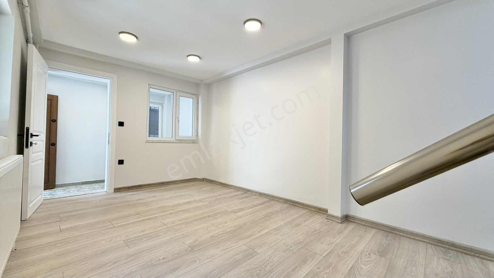 Muhteşem Sıfır Yapılı Müstakil 3+1 Dubleks Metro&metrobüse 5 Dk - Görsel 31