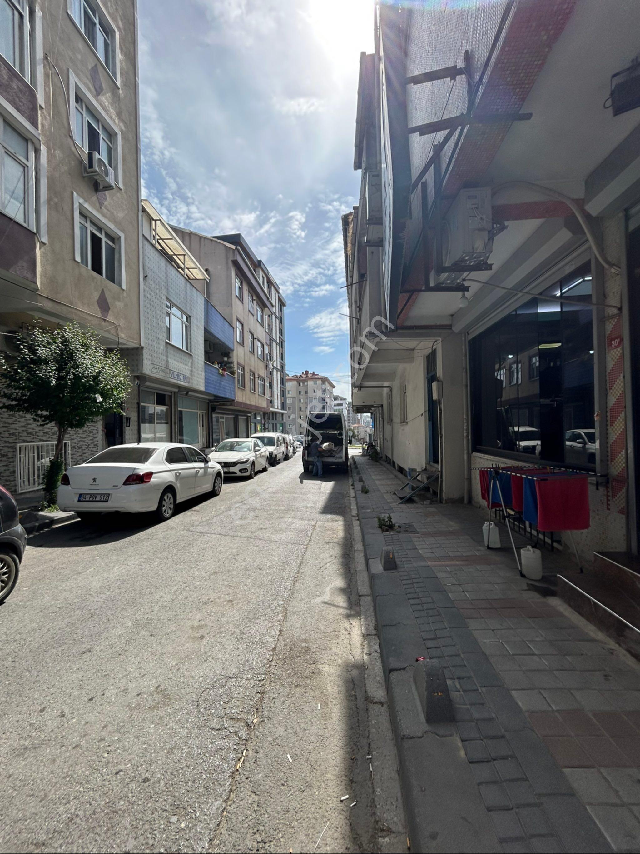Yatırımcıya Fırsat 50 M² Caddeye Yakın , Hazır Kiracılı Satılık Dükkan! - Görsel 7