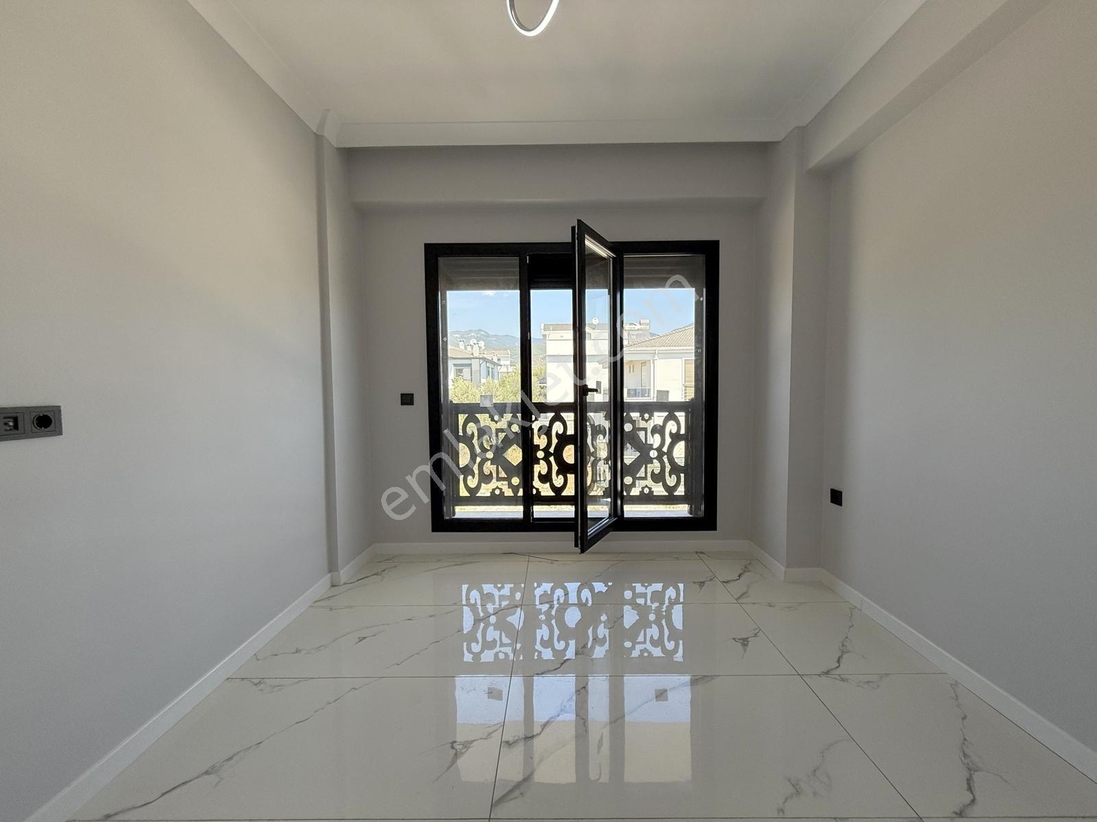 ▀güçten▀ Gürede Geniş Bahçeli Denize Yakın Lüx Tasarım 4+1 Villa - Görsel 27