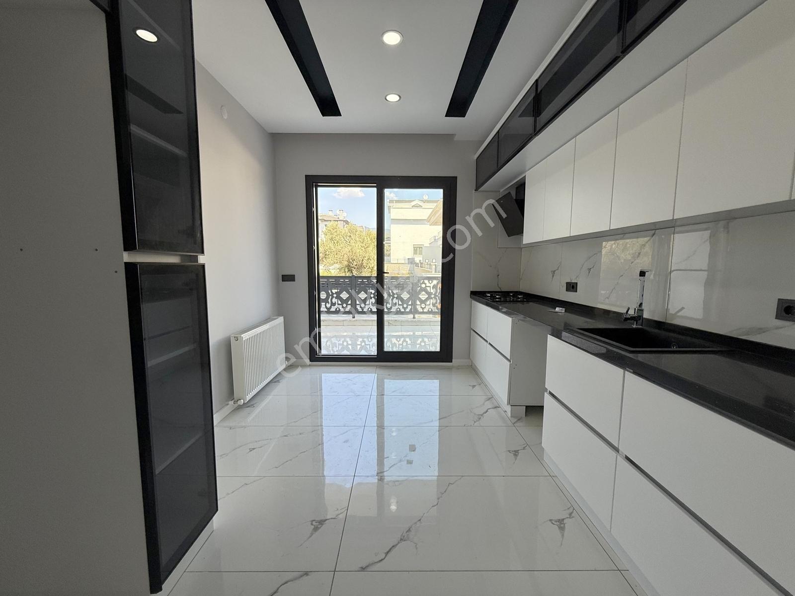 ▀güçten▀ Gürede Geniş Bahçeli Denize Yakın Lüx Tasarım 4+1 Villa - Görsel 26