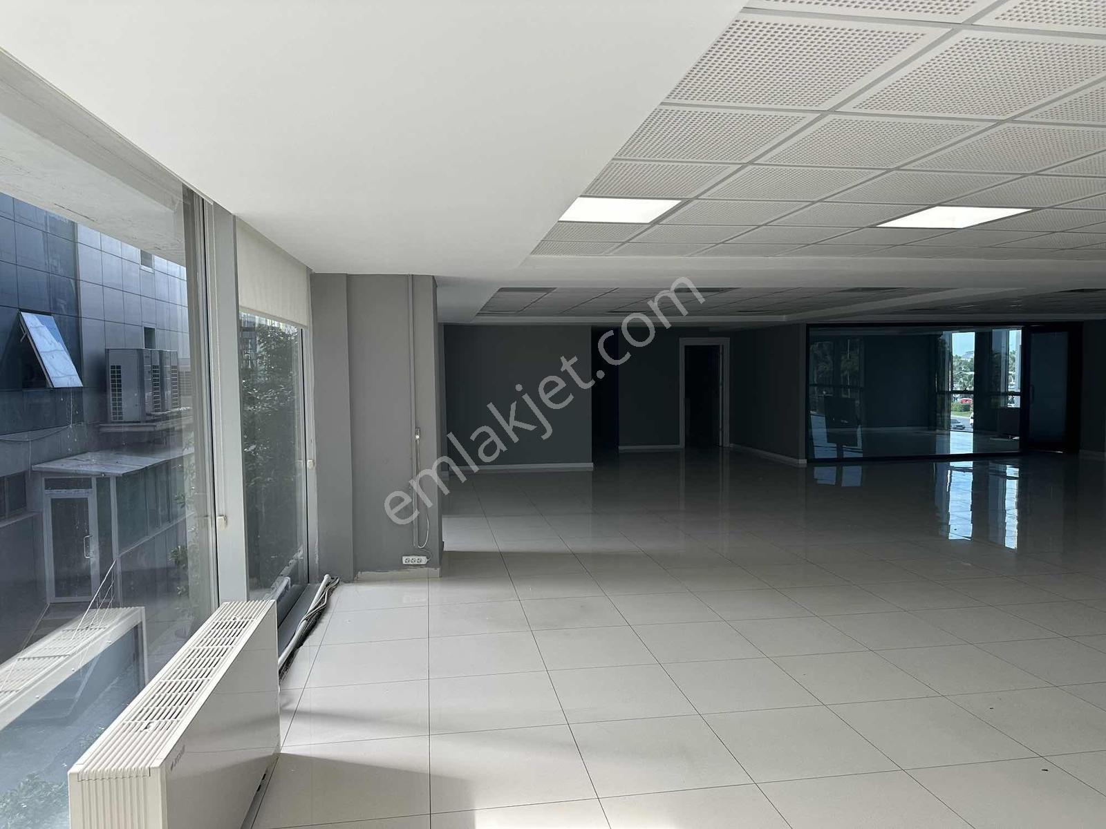 Deka Gayrimenkul'den İlkadım Şehrin Kalbinde Kiralık 300 M² Ofis - Görsel 16