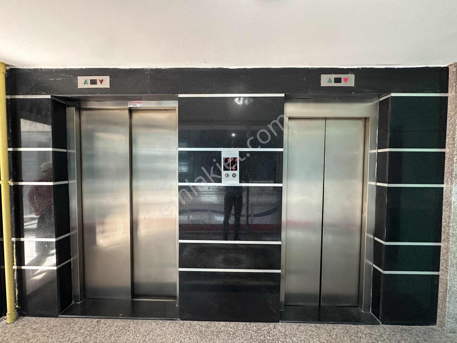 Deka Gayrimenkul'den İlkadım Şehrin Kalbinde Kiralık 300 M² Ofis - Görsel 9