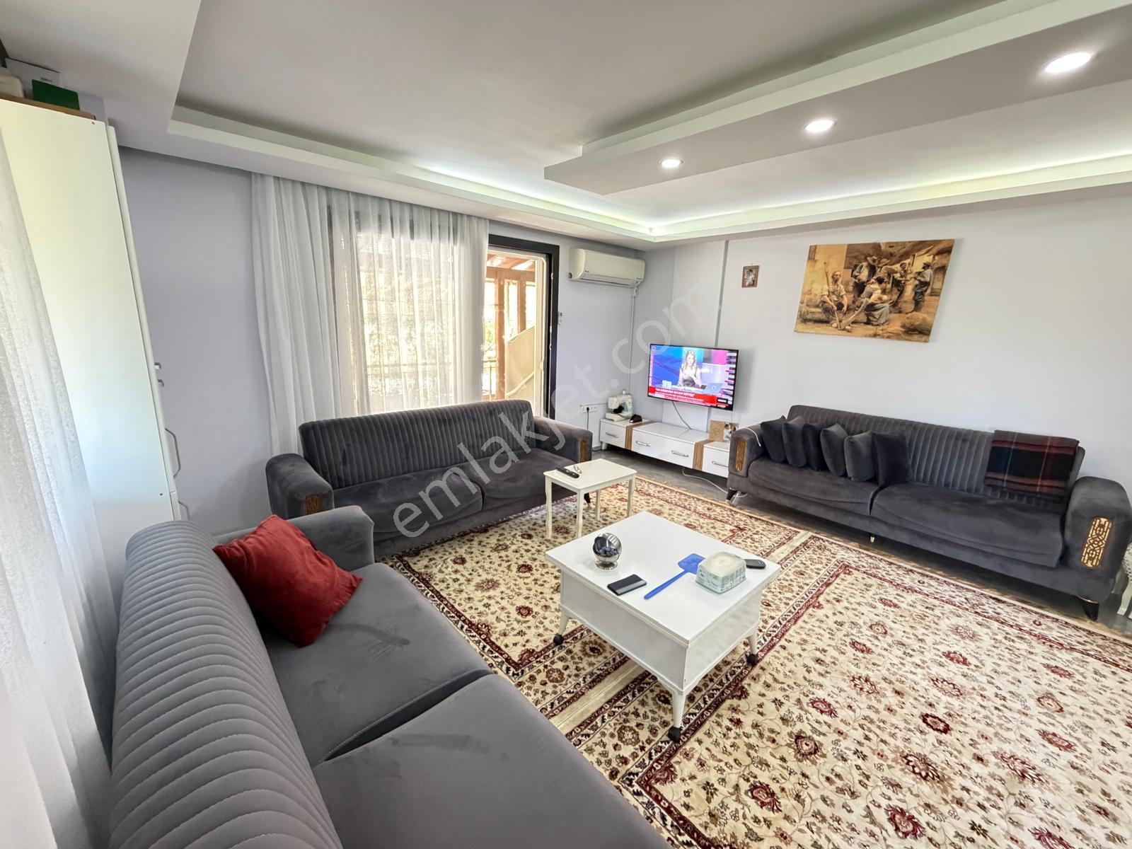 Seferihisar Cumhuriyet'te Denize 650m, 4+1 Geniş Bahçeli Lüks Satılık Villa! - Görsel 14