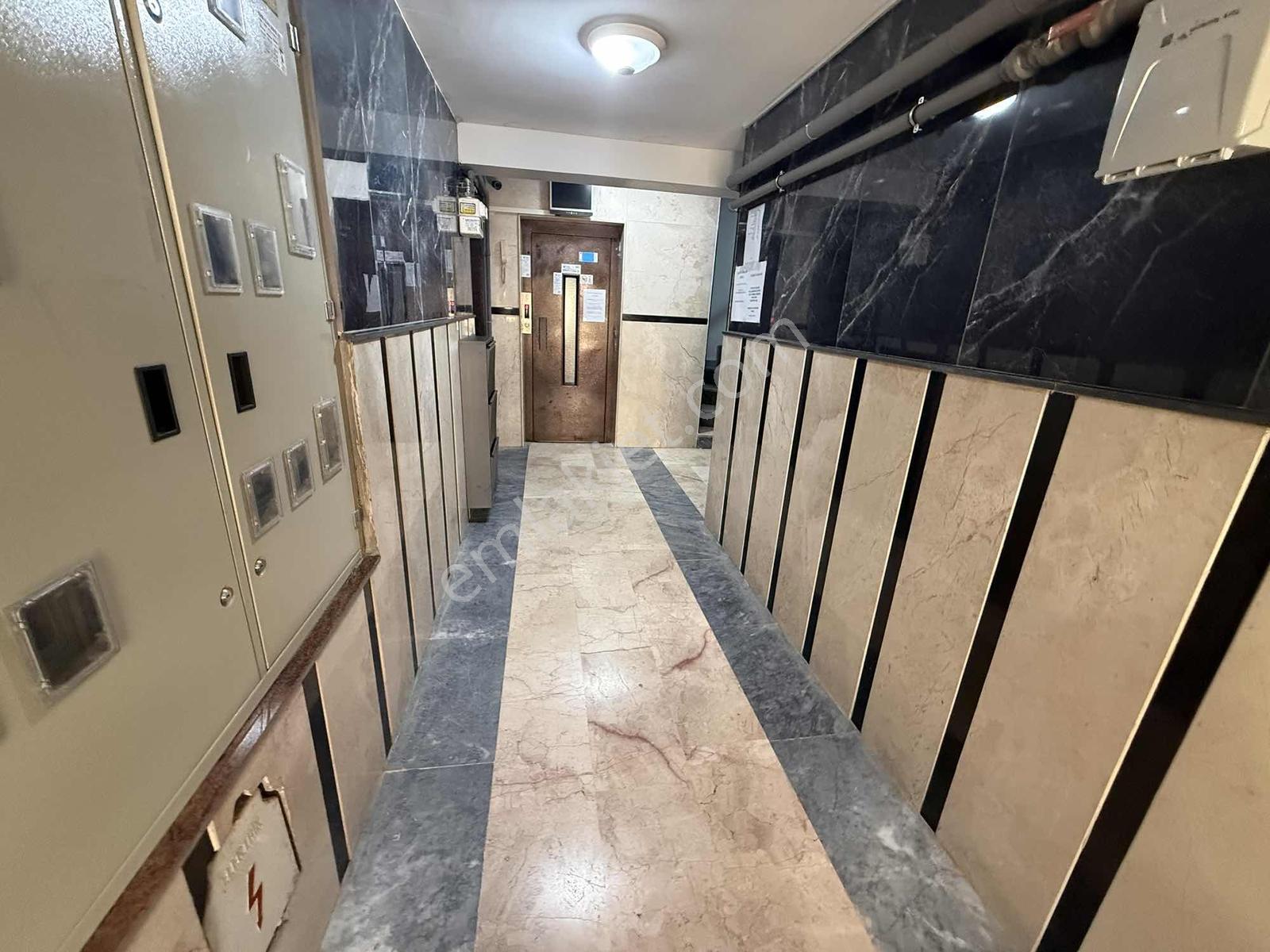 Fl Emlaktan İkbal Caddesi Yakını Otoparklı 2+1 Bahçe Kat - Görsel 3