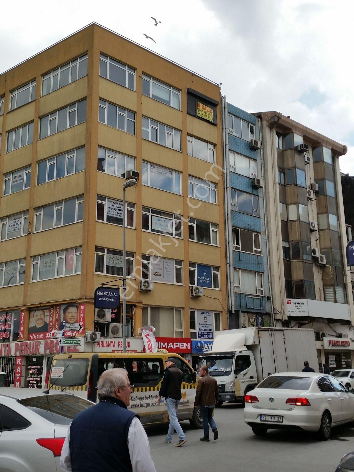 Kadıköy Altıyolda Ana Caddede İş Hanında Kiralık Ofis - Görsel 14