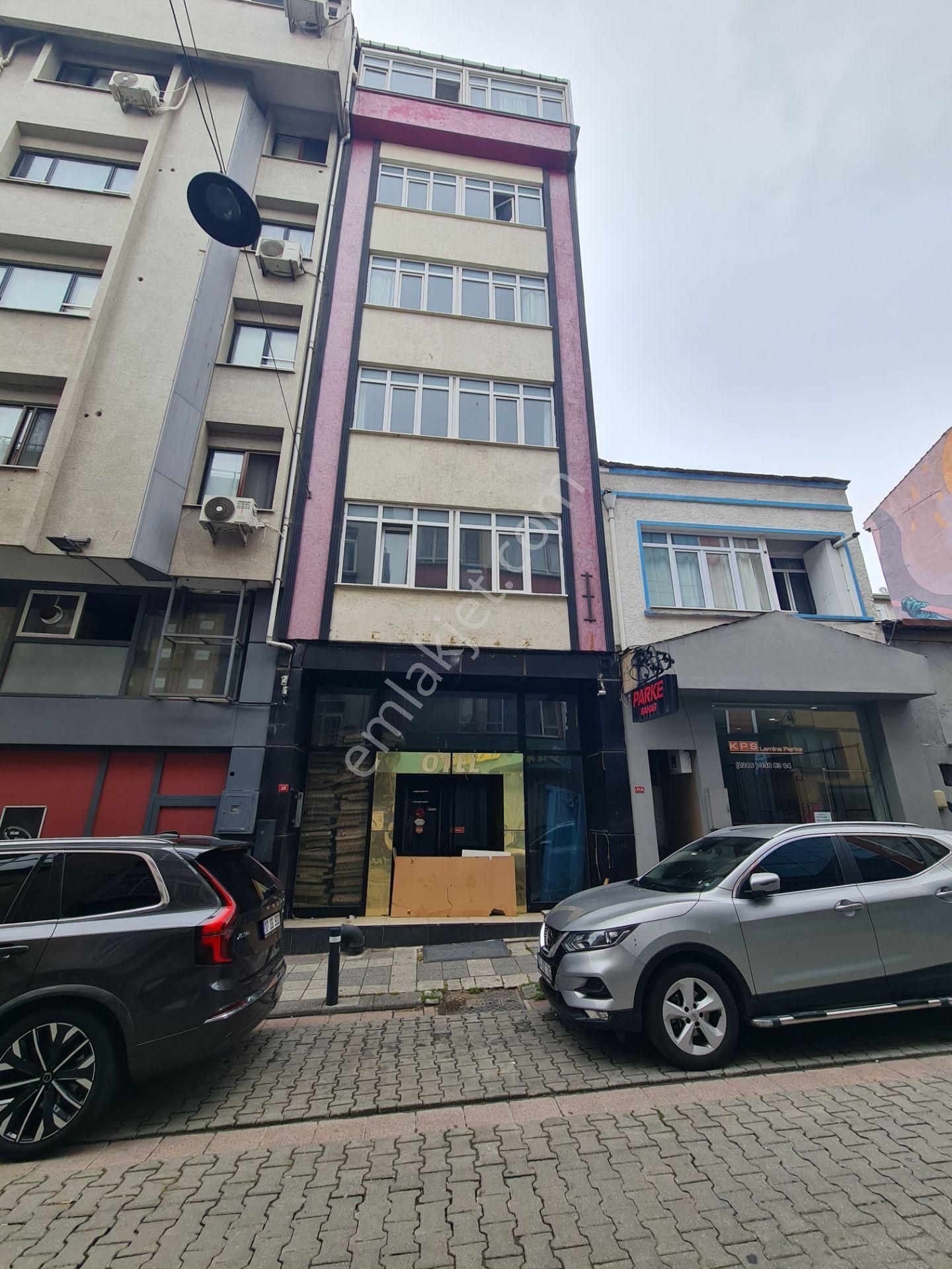 Kadıköy Osmanağa Da Boş Bina