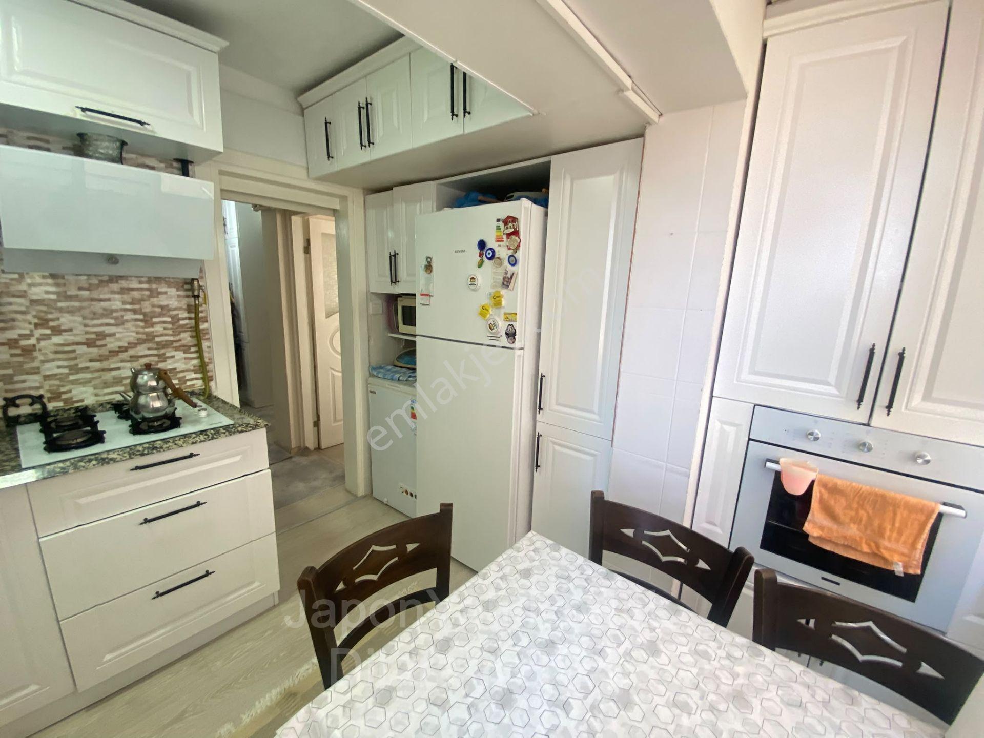 Göztepe Basınsitesi’nde Tenis Kortu Karşısında 3+1 Tadilatlı Satılık Daire - Görsel 14