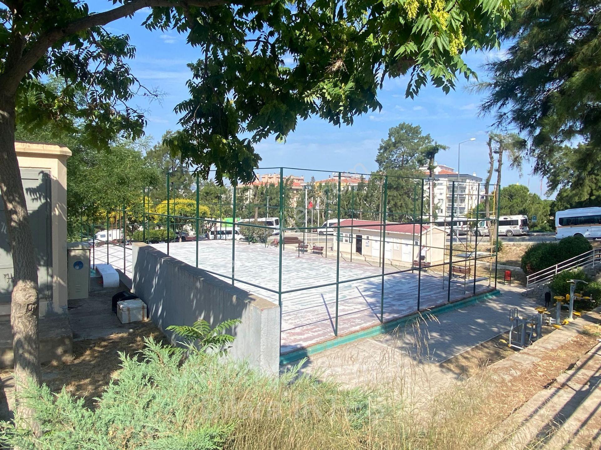 Göztepe Basınsitesi’nde Tenis Kortu Karşısında 3+1 Tadilatlı Satılık Daire - Görsel 2
