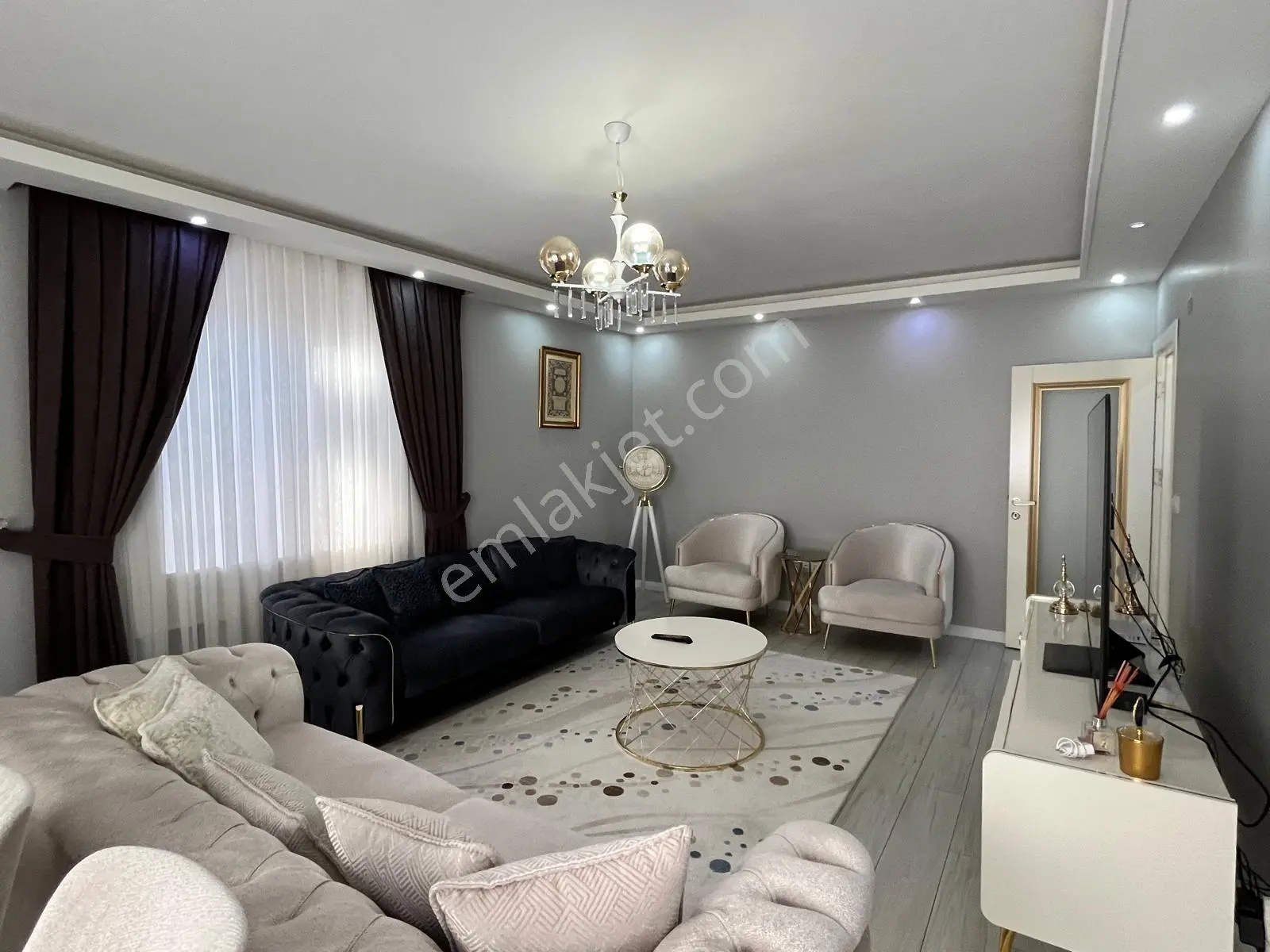 Mimar Sinan'da Lüks 5+2 Çatı Dubleks, 230m², Cadde Üzeri