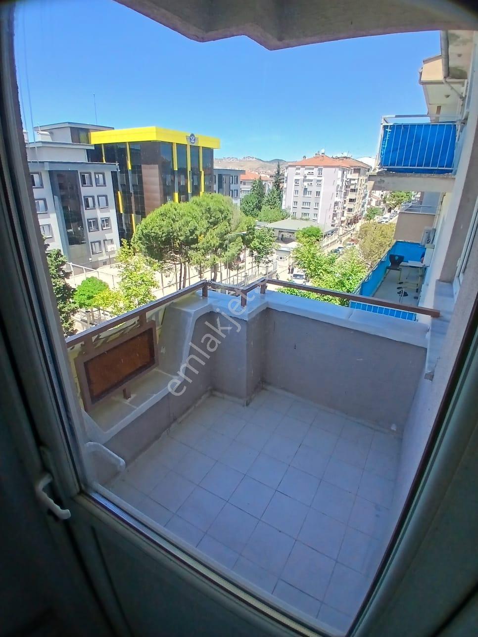 Balıkesir Bahçeli Evlerde 3+1 Ve 150m2 Kiralık Daire - Görsel 20