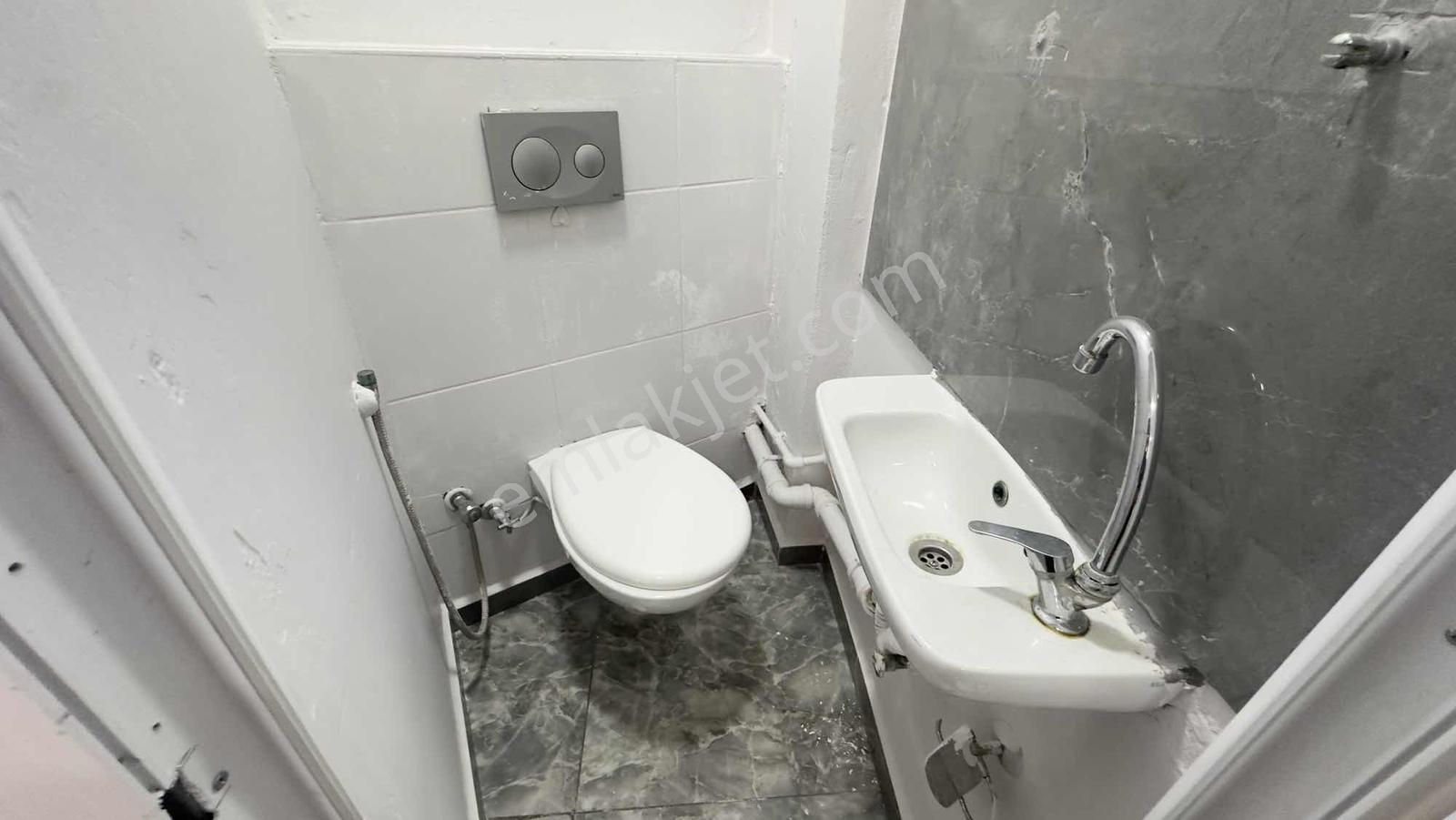 Başokur'dan Kapalı Çarşı Yanı Full Yapılı Kiralık 1+1 Ofis Katı - Görsel 6