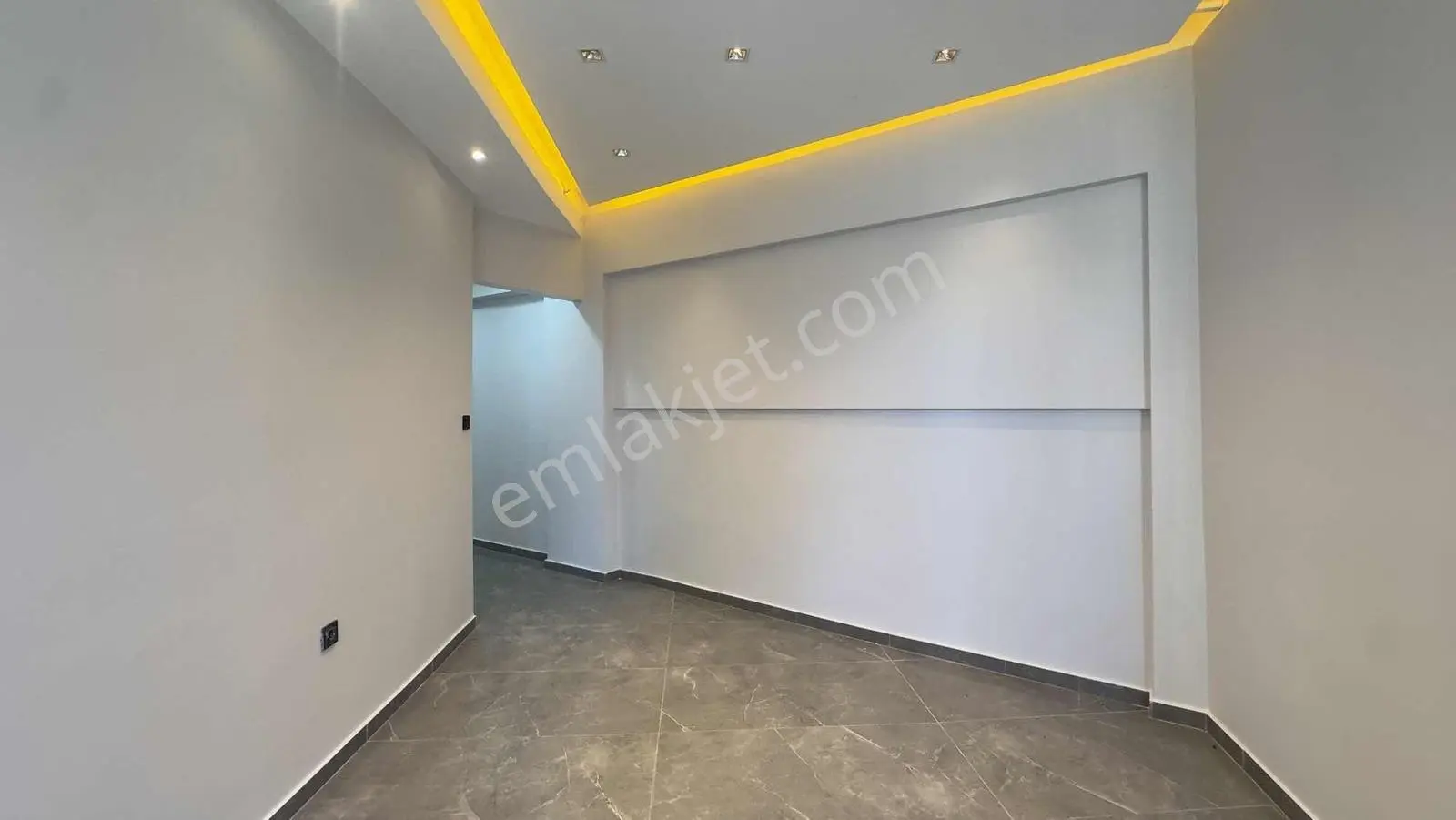 Başokur'dan Kapalı Çarşı Yanı Full Yapılı Kiralık 1+1 Ofis Katı - Görsel 3