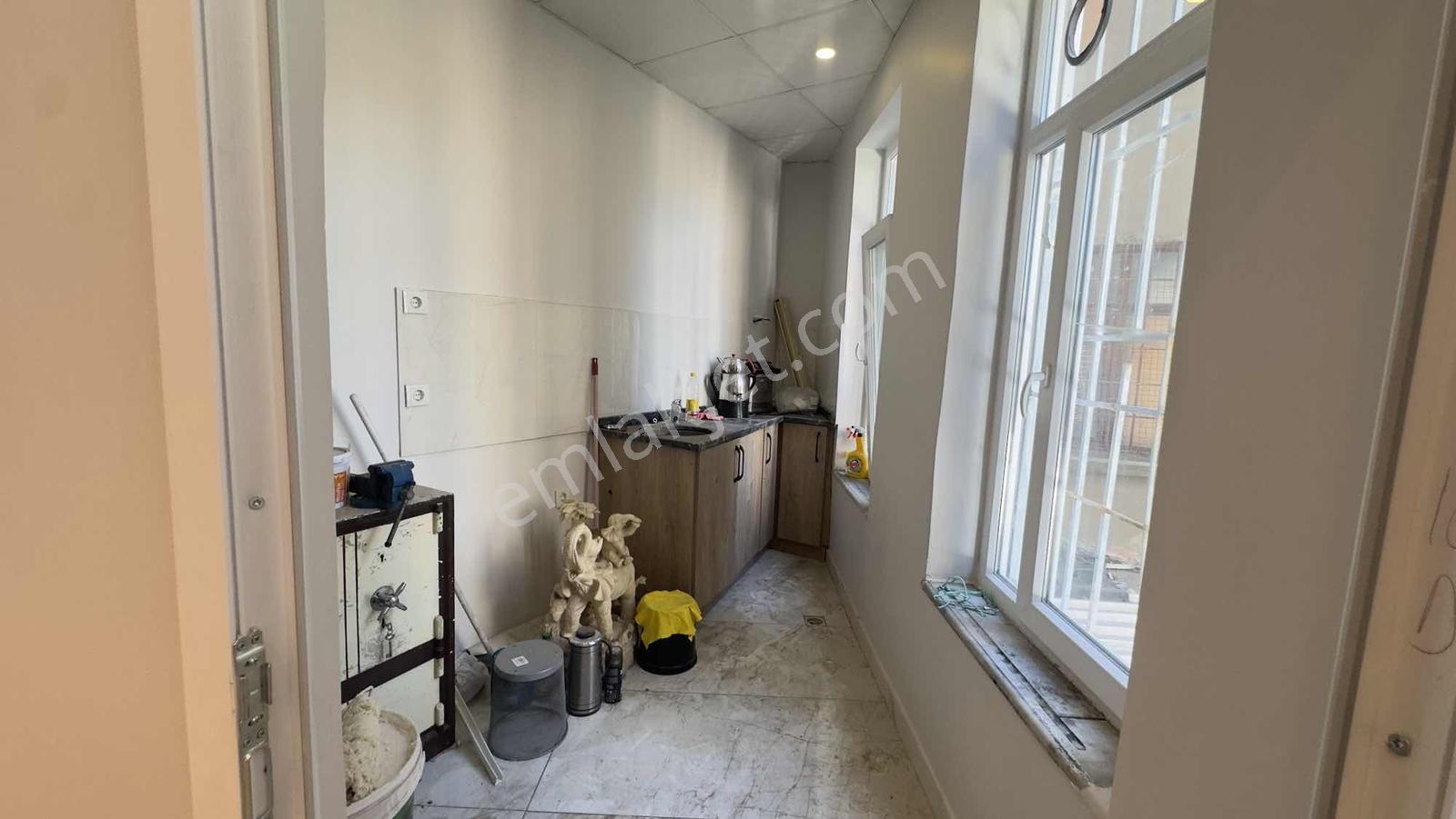 Başokur'dan Kapalı Çarşı Yanı Full Yapılı Kiralık 1+1 Ofis Katı - Görsel 5