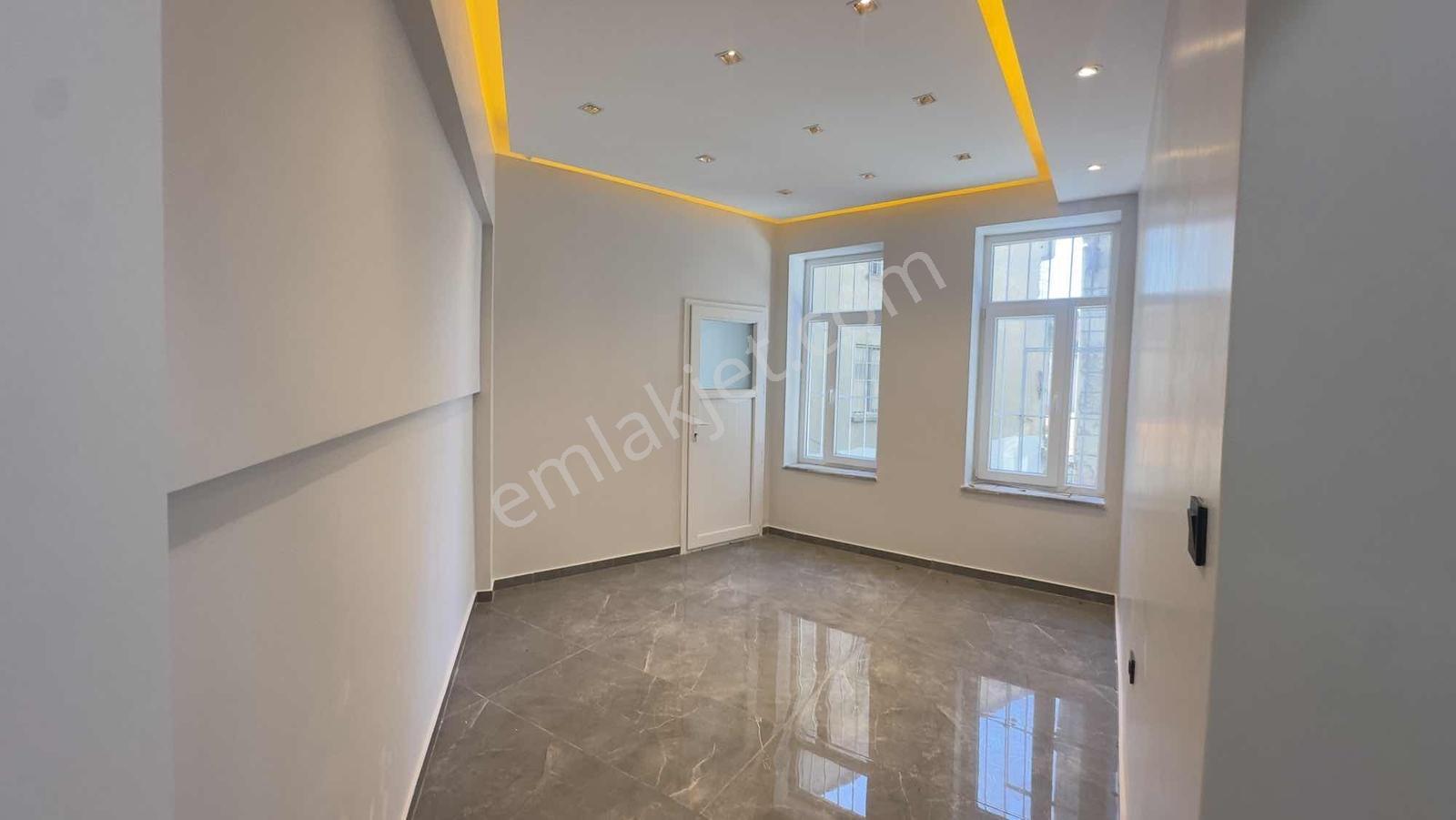 Başokur'dan Kapalı Çarşı Yanı Full Yapılı Kiralık 1+1 Ofis Katı - Görsel 11
